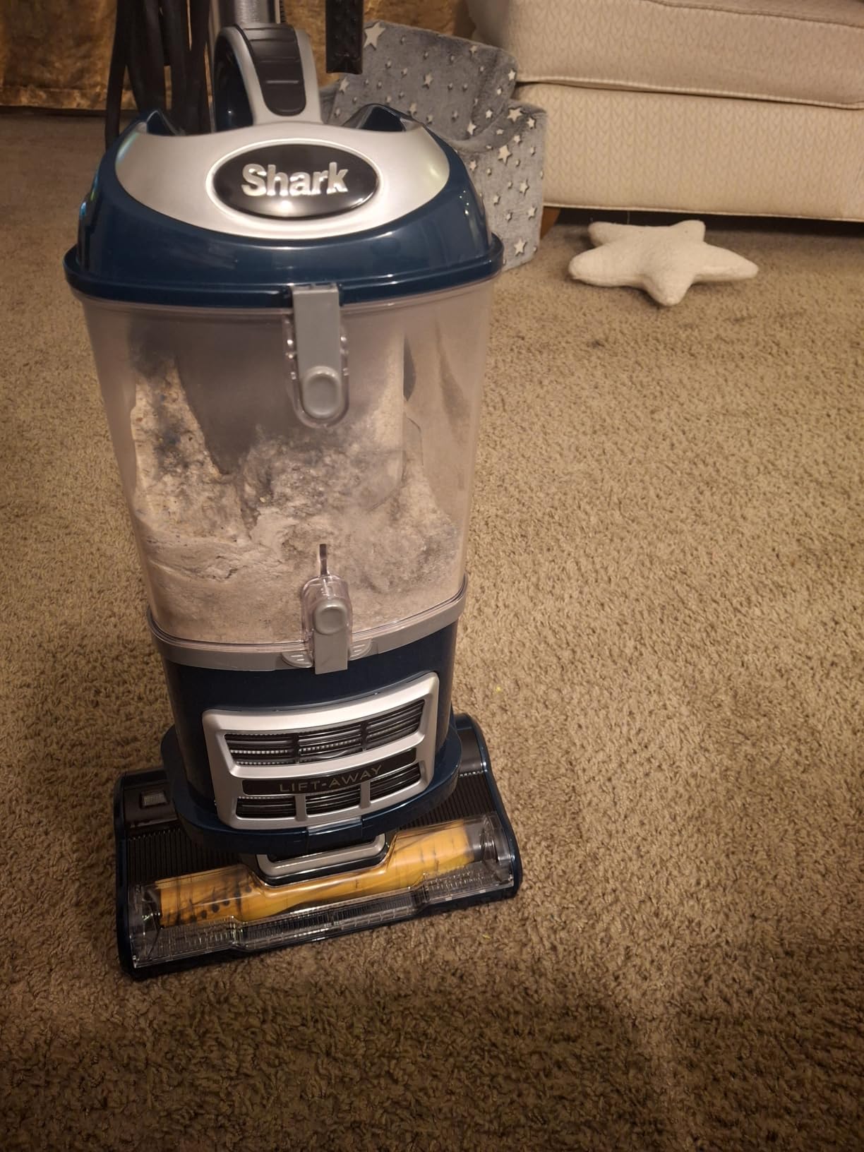 Shark Upright Vacuum, Navigator Lift-Away with Self-Cleaning Brushroll, HEPA Filter, Swivel Steering, Upholstery Tool & Pet Crevice Tool, Perfect for Pets & Multi-Surface, Teal, ZU503AMZ - Customer Photo 2