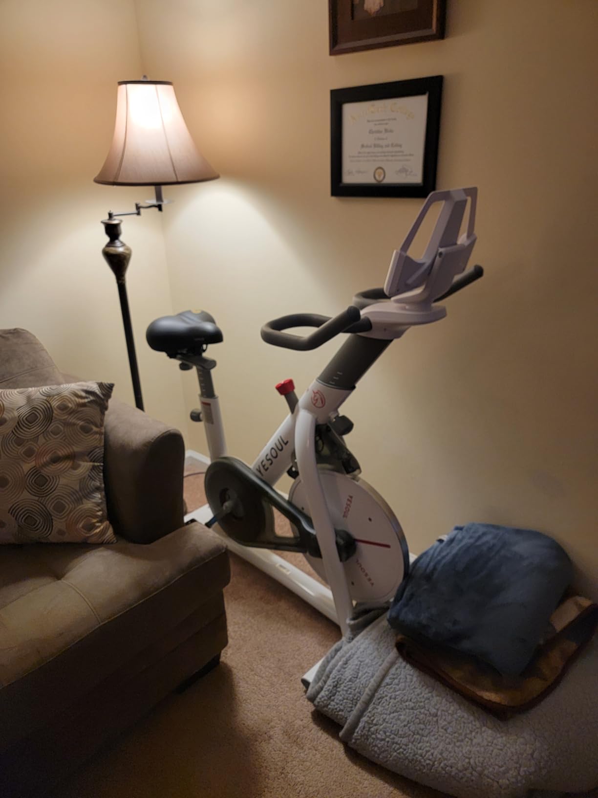 Yesoul Black Exercise Bike for Home,Smart White Cycling Bike Magnetic Stationary Bike, Low Noise Indoor Cycling Bike for Home Gym Electric Stationary Bike with Tablet Mount & Comfortable Seat Cushion for Women Apartment Workout Bike for Fitness Customer Review Yesoul Black Exercise Bike for Home,Smart White Cycling Bike Magnetic Stationary Bike, Low Noise Indoor Cycling Bike for Home Gym Electric Stationary Bike with Tablet Mount & Comfortable Seat Cushion for Women Apartment Workout Bike for Fitness - Customer Photo 1