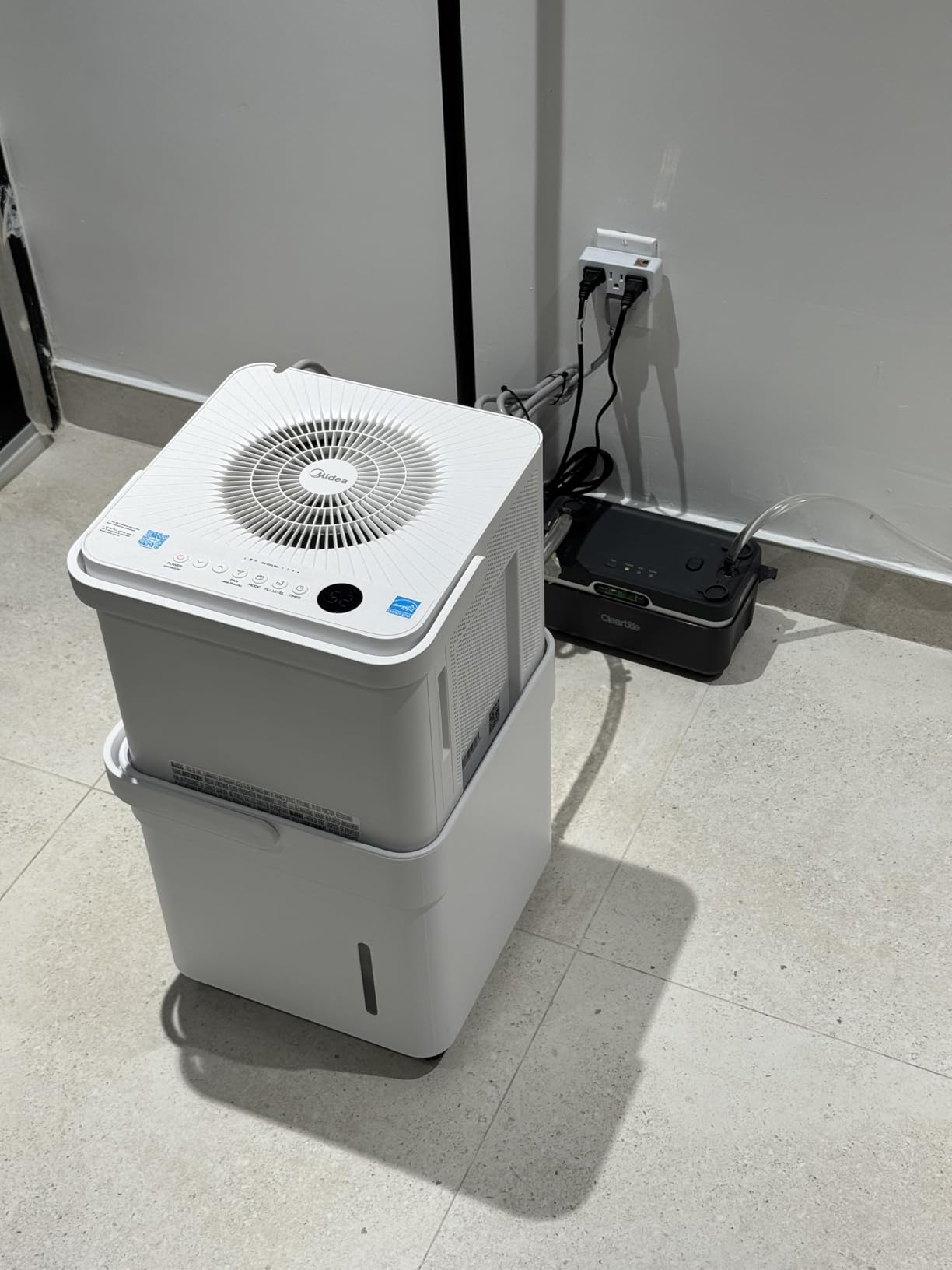 Midea Cube 20 Pint Dehumidifier for Basement, Up to 1,500 Sq. Ft. dehumidifier with drain hose, ENERGY STAR Certificated, Smart Control, Compatible with Alexa, White Customer Review Midea Cube 20 Pint Dehumidifier for Basement, Up to 1,500 Sq. Ft. dehumidifier with drain hose, ENERGY STAR Certificated, Smart Control, Compatible with Alexa, White - Customer Photo 2