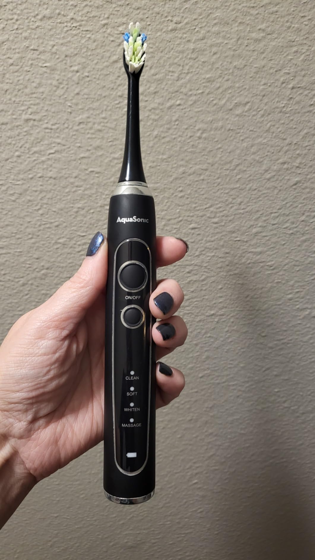 Aquasonic Black Series PRO UV – Ultra-Whitening Electric Toothbrush – 5 Modes & Smart Timers – UV Sanitizing Base, Premium Travel Case & 6 Proflex Brush Heads – ADA Accepted Customer Review Aquasonic Black Series PRO UV – Ultra-Whitening Electric Toothbrush – 5 Modes & Smart Timers – UV Sanitizing Base, Premium Travel Case & 6 Proflex Brush Heads – ADA Accepted - Customer Photo 2