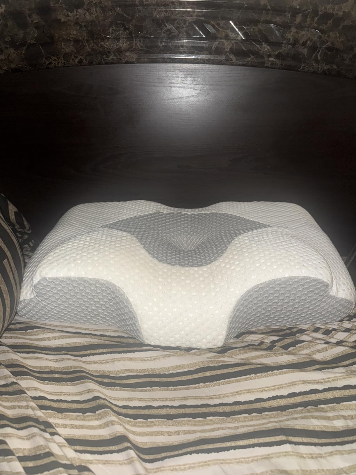 Osteo Cervical Pillow for Neck Pain Relief, Hollow Design Odorless Memory Foam Pillows with Cooling Case, Adjustable Orthopedic Bed Pillow for Sleeping, Support for Side Back Sleepers Customer Review Osteo Cervical Pillow for Neck Pain Relief, Hollow Design Odorless Memory Foam Pillows with Cooling Case, Adjustable Orthopedic Bed Pillow for Sleeping, Support for Side Back Sleepers - Customer Photo 1
