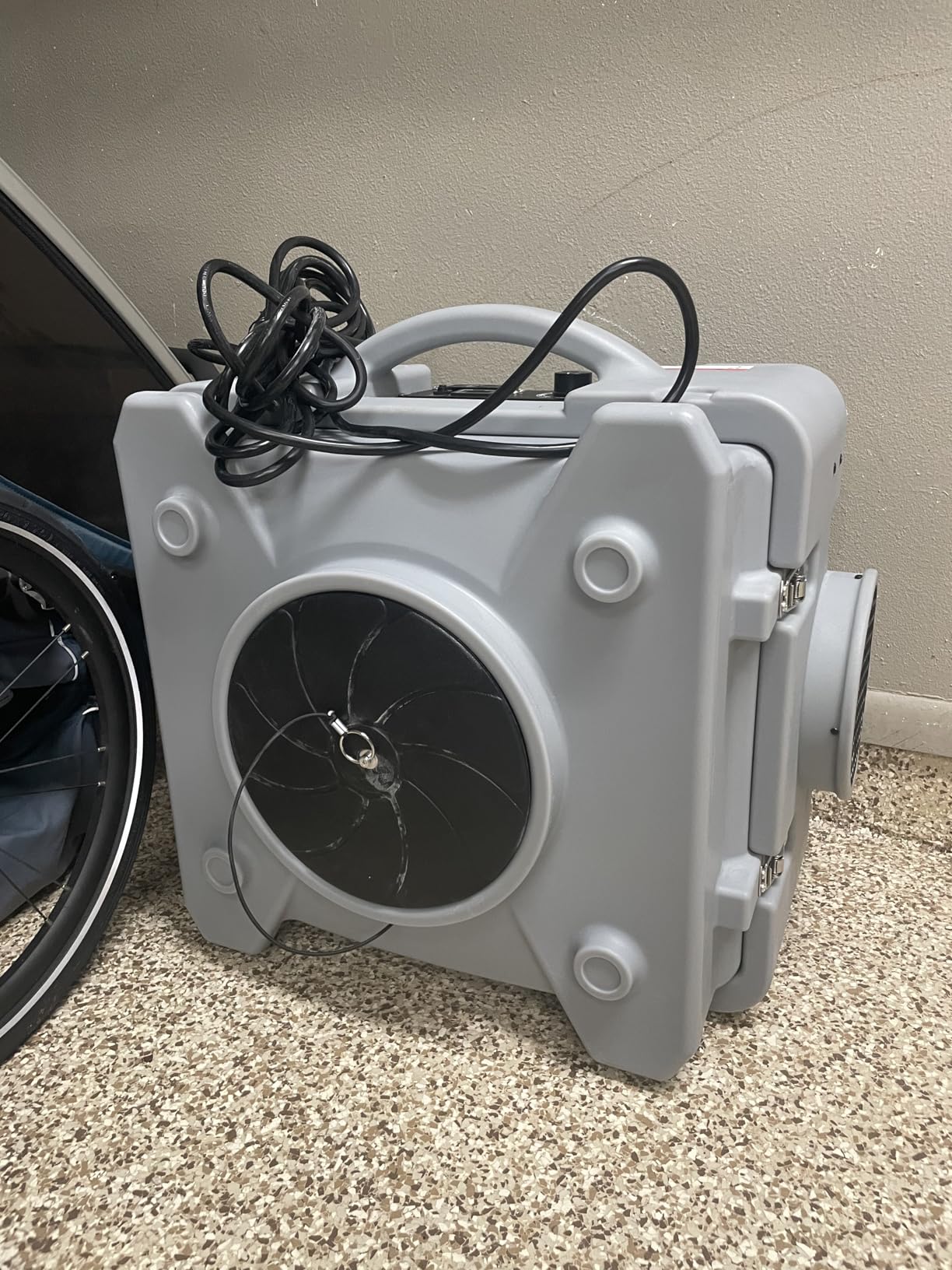 MOUNTO HEPA500 Commercial 500cfm Air Purifier Hepa Air Scrubber Negative Air Machine Roto-Molded (Blue) Customer Review MOUNTO HEPA500 Commercial 500cfm Air Purifier Hepa Air Scrubber Negative Air Machine Roto-Molded (Blue) - Customer Photo 1