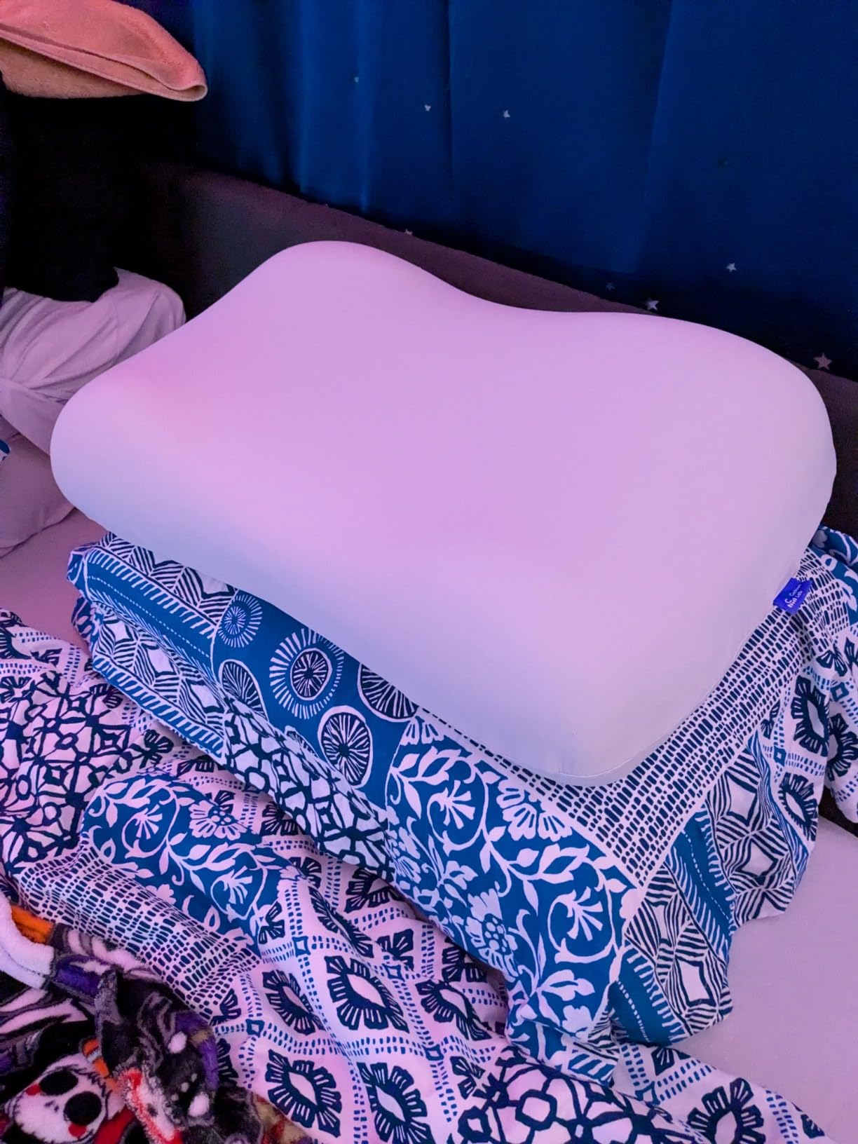 C CUSHION LAB Deep Sleep Pillow, Patented Ergonomic Contour Design for Side & Back Sleepers, Orthopedic Cervical Shape Gently Cradles Head & Provides Neck Support & Shoulder Pain Relief - Calm Grey Customer Review C CUSHION LAB Deep Sleep Pillow, Patented Ergonomic Contour Design for Side & Back Sleepers, Orthopedic Cervical Shape Gently Cradles Head & Provides Neck Support & Shoulder Pain Relief - Calm Grey - Customer Photo 1