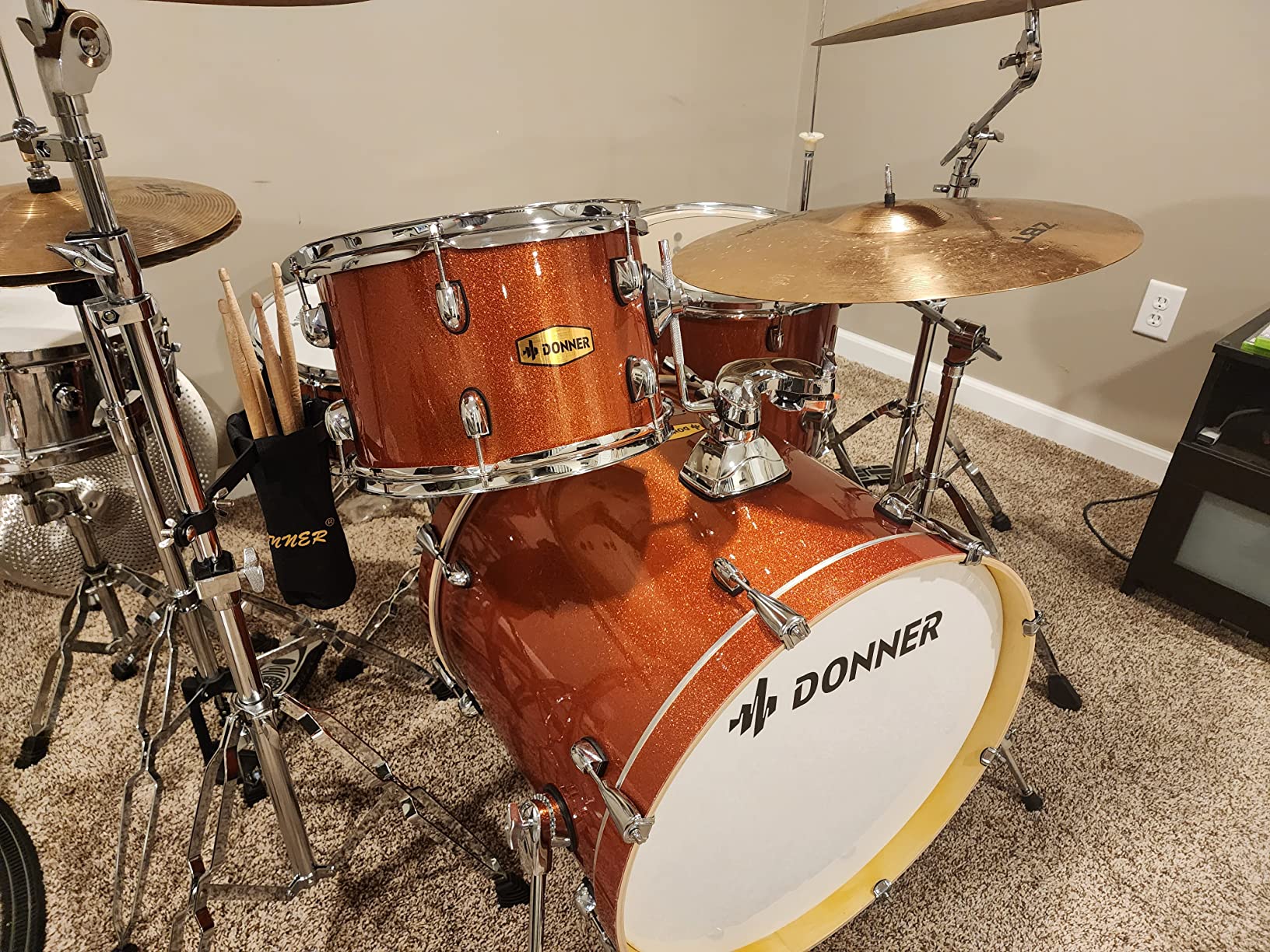 Donner Drum Set Adult with Practice Mute Pad,5-Piece 22 inch Full Size Acoustic Drum Kit, Black- DDS-520 Customer Review Donner Drum Set Adult with Practice Mute Pad,5-Piece 22 inch Full Size Acoustic Drum Kit, Black- DDS-520 - Customer Photo 1