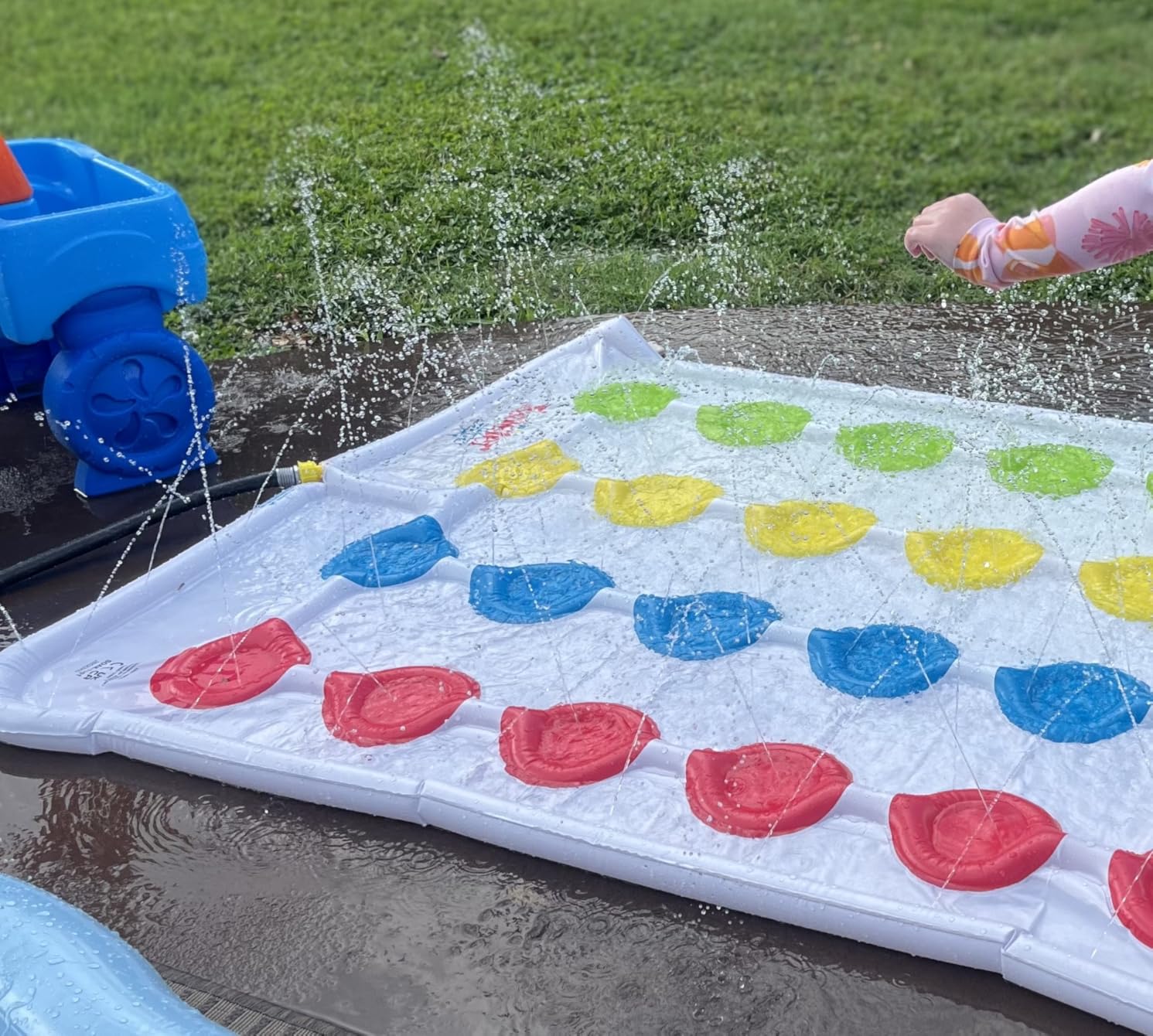 Hasbro Twister Splash – Summer Toys for Kids, 68 x 52 inches Customer Review Hasbro Twister Splash – Summer Toys for Kids, 68 x 52 inches - Customer Photo 1