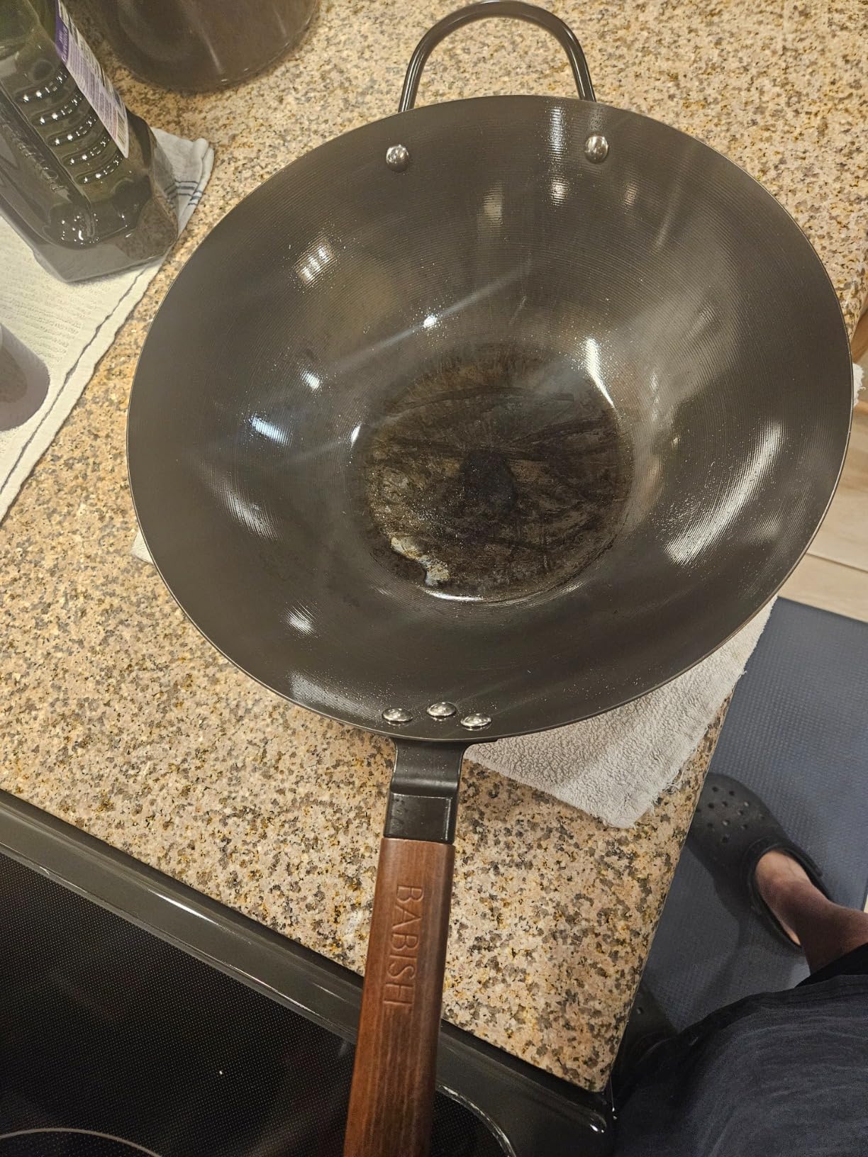 Babish Carbon Steel Flat Bottom Wok and Stir Fry Pan, 14-Inch Customer Review Babish Carbon Steel Flat Bottom Wok and Stir Fry Pan, 14-Inch - Customer Photo 1