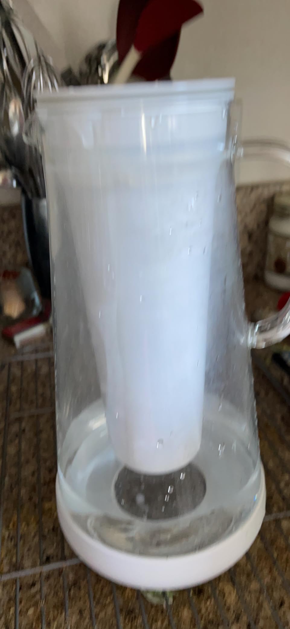 LifeStraw Home Water Pitcher, 7-Cup, White, Glass with Silicone Base, White, for Everyday Protection Against Bacteria, Parasites, Microplastics, Lead, Mercury, PFAS and a Variety of Chemicals Customer Review LifeStraw Home Water Pitcher, 7-Cup, White, Glass with Silicone Base, White, for Everyday Protection Against Bacteria, Parasites, Microplastics, Lead, Mercury, PFAS and a Variety of Chemicals - Customer Photo 1