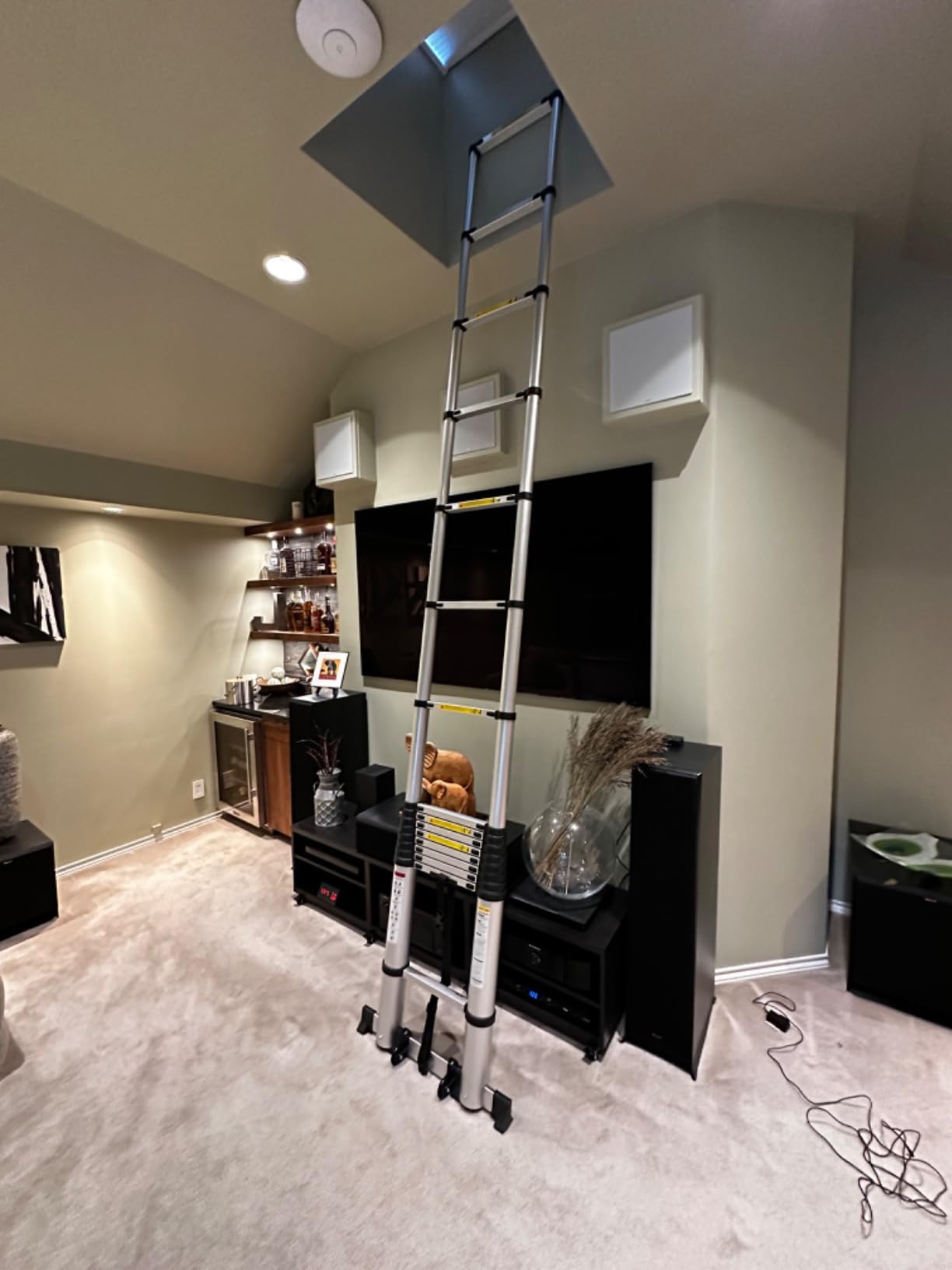 SocTone 12.5 FT Aluminum Lightweight Extension Ladder with 2 Triangle Stabilizers, Heavy Duty 330lbs Max Capacity, Multi-Purpose Collapsible Ladder for RV or Outdoor Work Customer Review SocTone 12.5 FT Aluminum Lightweight Extension Ladder with 2 Triangle Stabilizers, Heavy Duty 330lbs Max Capacity, Multi-Purpose Collapsible Ladder for RV or Outdoor Work - Customer Photo 1