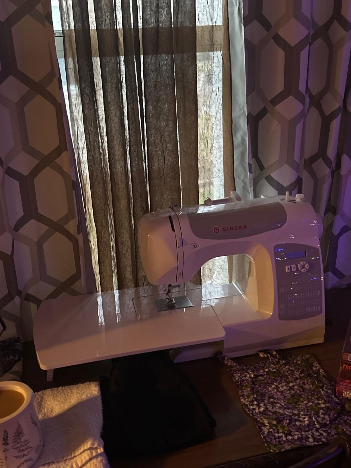 SINGER C5200 Computerized Sewing & Quilting Machine with Extension Table & Accessory Kit | 180 Stitch Applications, Touch Button Stitch Selection, LCD Screen, Full Metal Frame & 1-step Buttonhole Customer Review SINGER C5200 Computerized Sewing & Quilting Machine with Extension Table & Accessory Kit | 180 Stitch Applications, Touch Button Stitch Selection, LCD Screen, Full Metal Frame & 1-step Buttonhole - Customer Photo 1