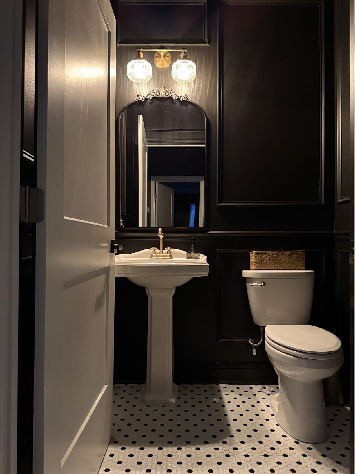 DeerValley DV-1P522 Dynasty Pedestal Sink 23 DeerValley DV-1P522 Dynasty Pedestal Sink 23