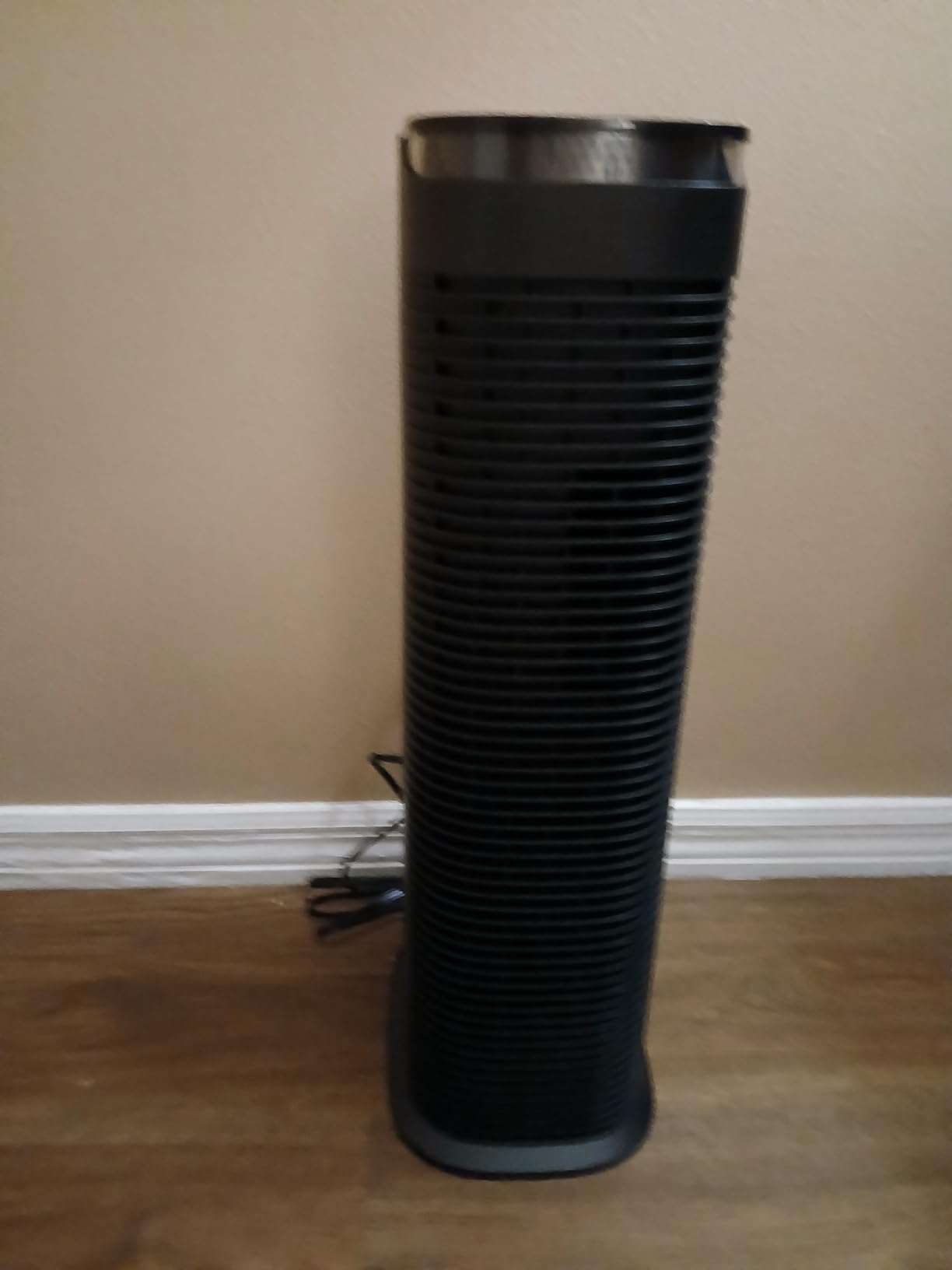 Honeywell HEPA Air Purifier for Home, 990 Ft² Rooms in 1 hour, Auto Mode, Air Quality Indicator, Reduces Dust, Pollen, Pet Dander, All Smoke Types, Odors, Black, HPA180B Customer Review Honeywell HEPA Air Purifier for Home, 990 Ft² Rooms in 1 hour, Auto Mode, Air Quality Indicator, Reduces Dust, Pollen, Pet Dander, All Smoke Types, Odors, Black, HPA180B - Customer Photo 1
