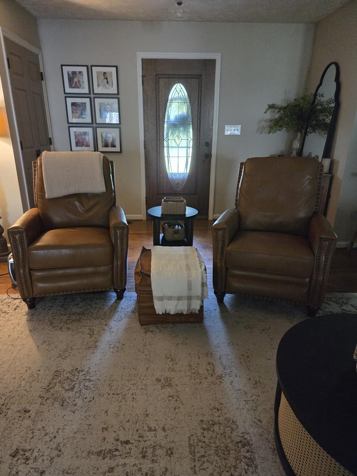 HULALA HOME Genuine Leather Manual Recliner Chair,Classic Push Back Reclining Armchair Sofa with Thick Seat, Adjustable Backrest & Nailhead Trim for Living Room Home Theater (Brown) Customer Review HULALA HOME Genuine Leather Manual Recliner Chair,Classic Push Back Reclining Armchair Sofa with Thick Seat, Adjustable Backrest & Nailhead Trim for Living Room Home Theater (Brown) - Customer Photo 1