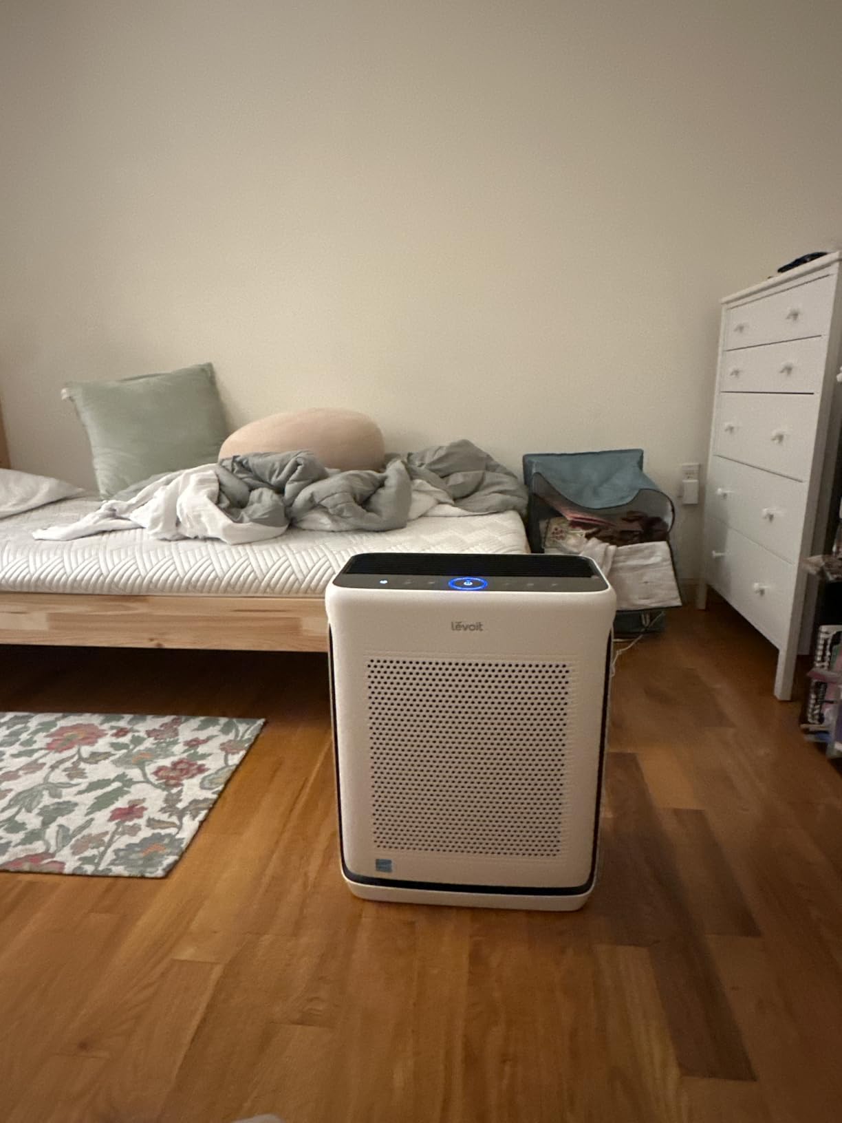 LEVOIT Air Purifiers for Home Large Room Up to 1875 Ft² with Washable Pre-Filter, AHAM VERIFIDE, Air Quality Monitor, HEPA Sleep Mode for Allergies, Pet Hair in Bedroom, Vital 200S-P, White Customer Review LEVOIT Air Purifiers for Home Large Room Up to 1875 Ft² with Washable Pre-Filter, AHAM VERIFIDE, Air Quality Monitor, HEPA Sleep Mode for Allergies, Pet Hair in Bedroom, Vital 200S-P, White - Customer Photo 1