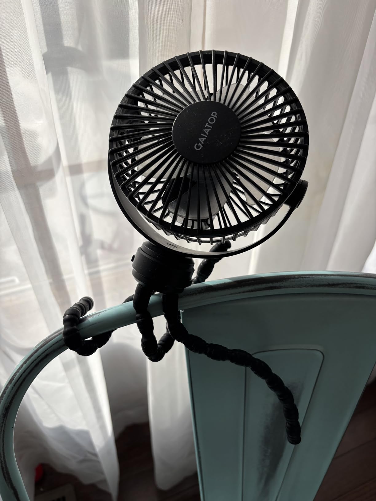 Gaiatop Mini Portable Stroller Fan, Battery Operated Small Clip on, Detachable 3 Speed Rechargeable, 360° Rotate Flexible Tripod Better Cooling for Car Seat Crib Treadmill Travel Black Customer Review Gaiatop Mini Portable Stroller Fan, Battery Operated Small Clip on, Detachable 3 Speed Rechargeable, 360° Rotate Flexible Tripod Better Cooling for Car Seat Crib Treadmill Travel Black - Customer Photo 1