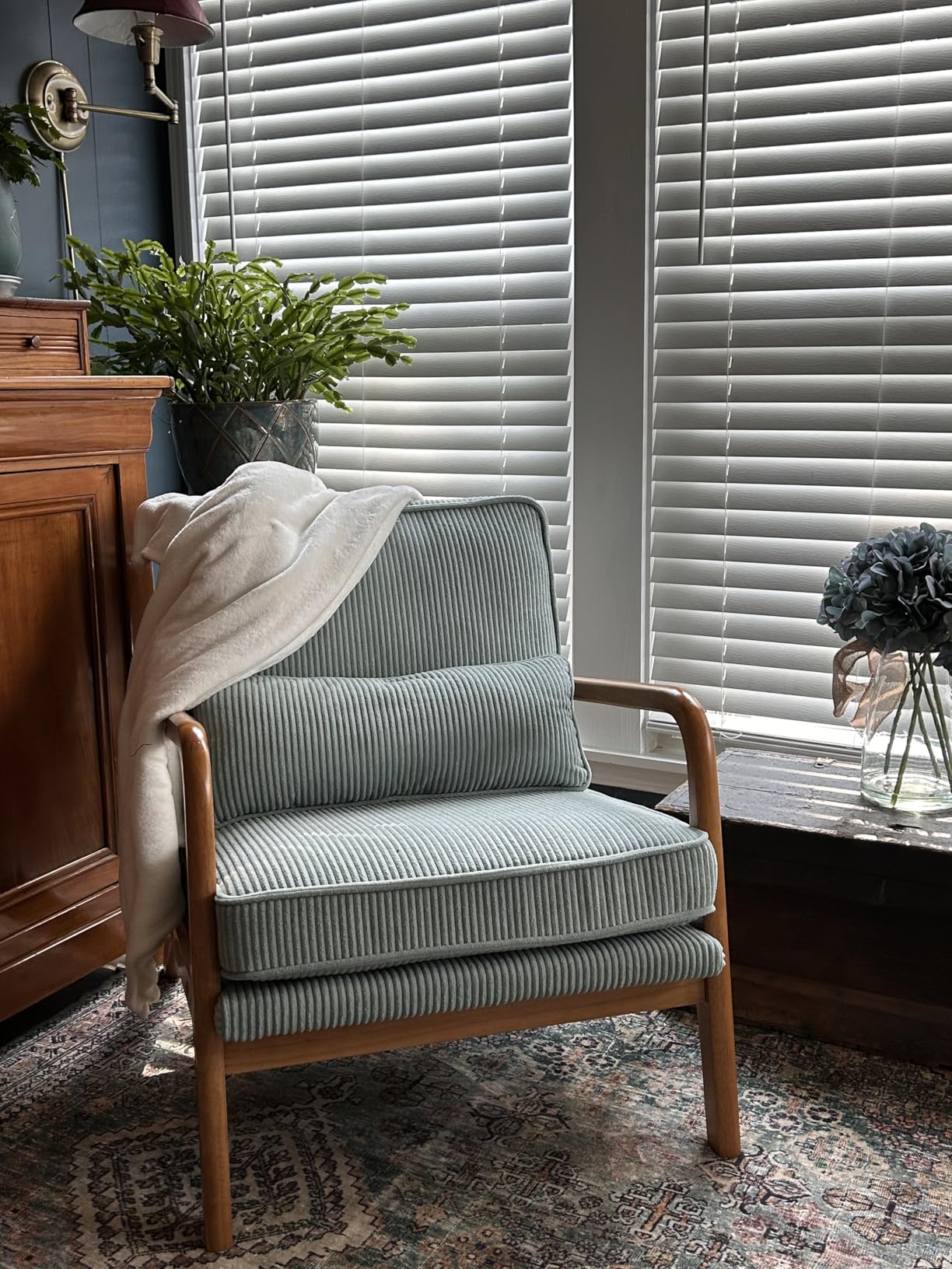 Karl home Accent Chair Mid-Century Modern Chair with Pillow Linen Fabric Upholstered Lounge Arm Chair with Solid Wood Frame & Soft Cushion for Living Room, Bedroom, Balcony, Beige Customer Review Karl home Accent Chair Mid-Century Modern Chair with Pillow Linen Fabric Upholstered Lounge Arm Chair with Solid Wood Frame & Soft Cushion for Living Room, Bedroom, Balcony, Beige - Customer Photo 2
