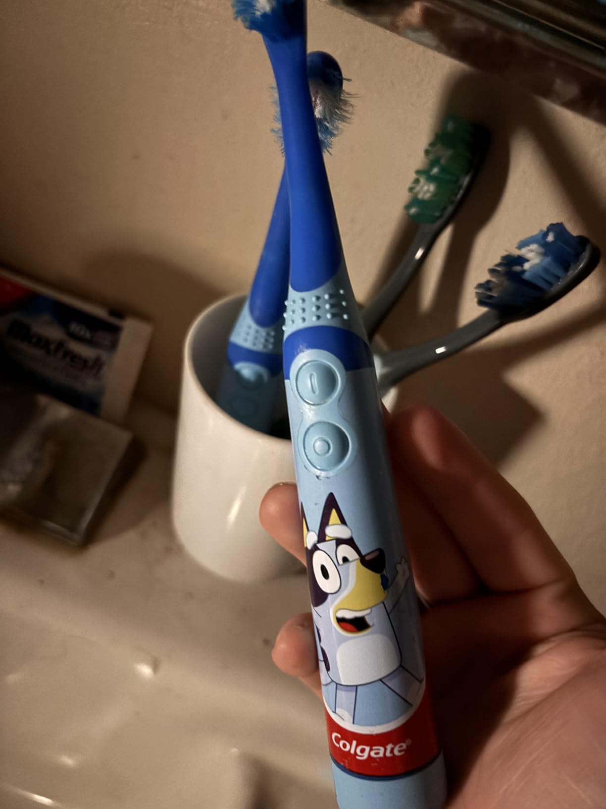 Colgate Kids Powered Vibrating Toothbrush, Pokemon, 1 Pack Customer Review Colgate Kids Powered Vibrating Toothbrush, Pokemon, 1 Pack - Customer Photo 1