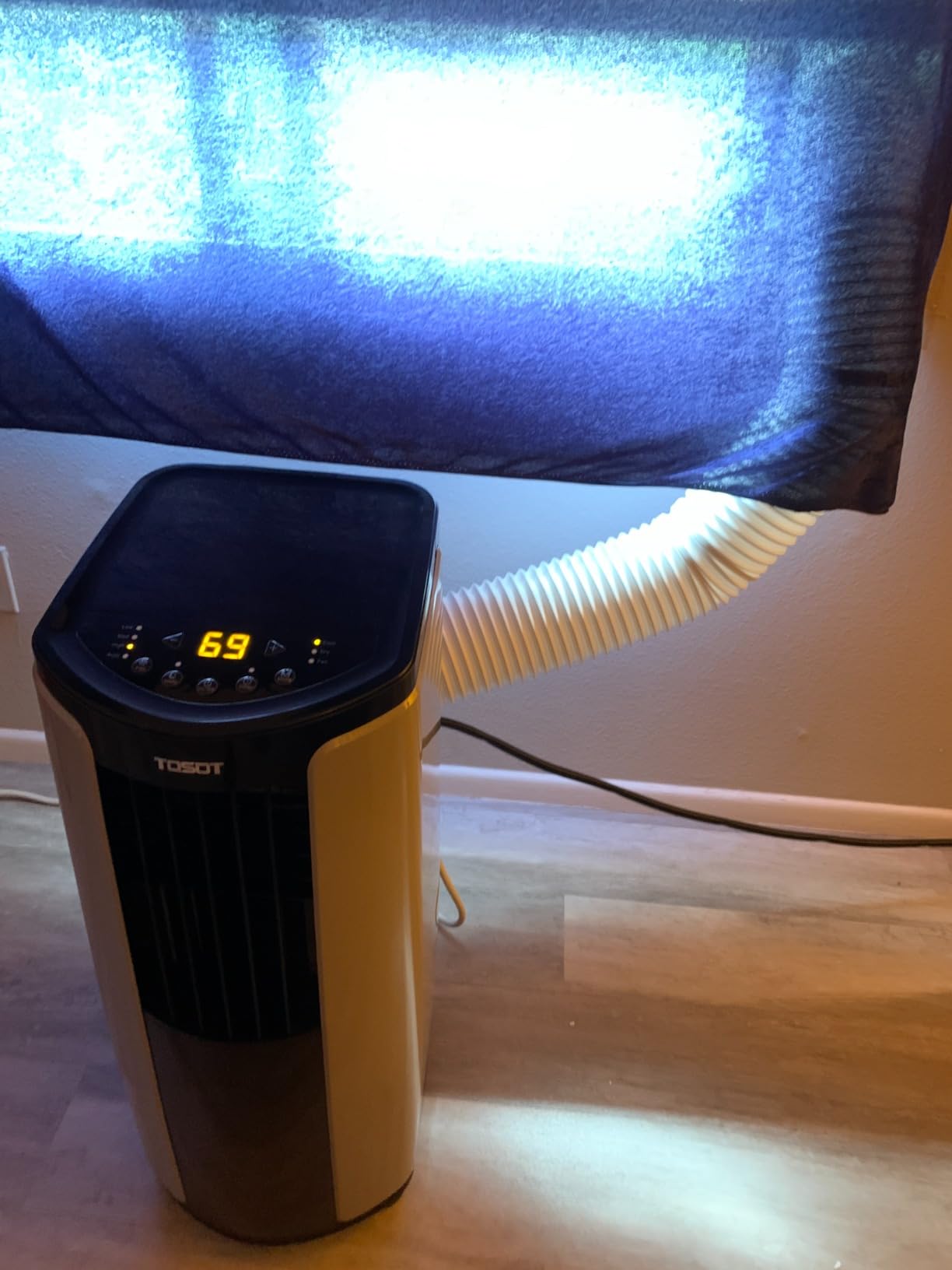 TOSOT Portable Air Conditioner for 300 Square Feet, 9,700BTU (5,000 BTU SACC), Smart Wifi Control, AC Unit with Dehumidifier, Fan, Window Kit, Shiny Series Customer Review TOSOT Portable Air Conditioner for 300 Square Feet, 9,700BTU (5,000 BTU SACC), Smart Wifi Control, AC Unit with Dehumidifier, Fan, Window Kit, Shiny Series - Customer Photo 1