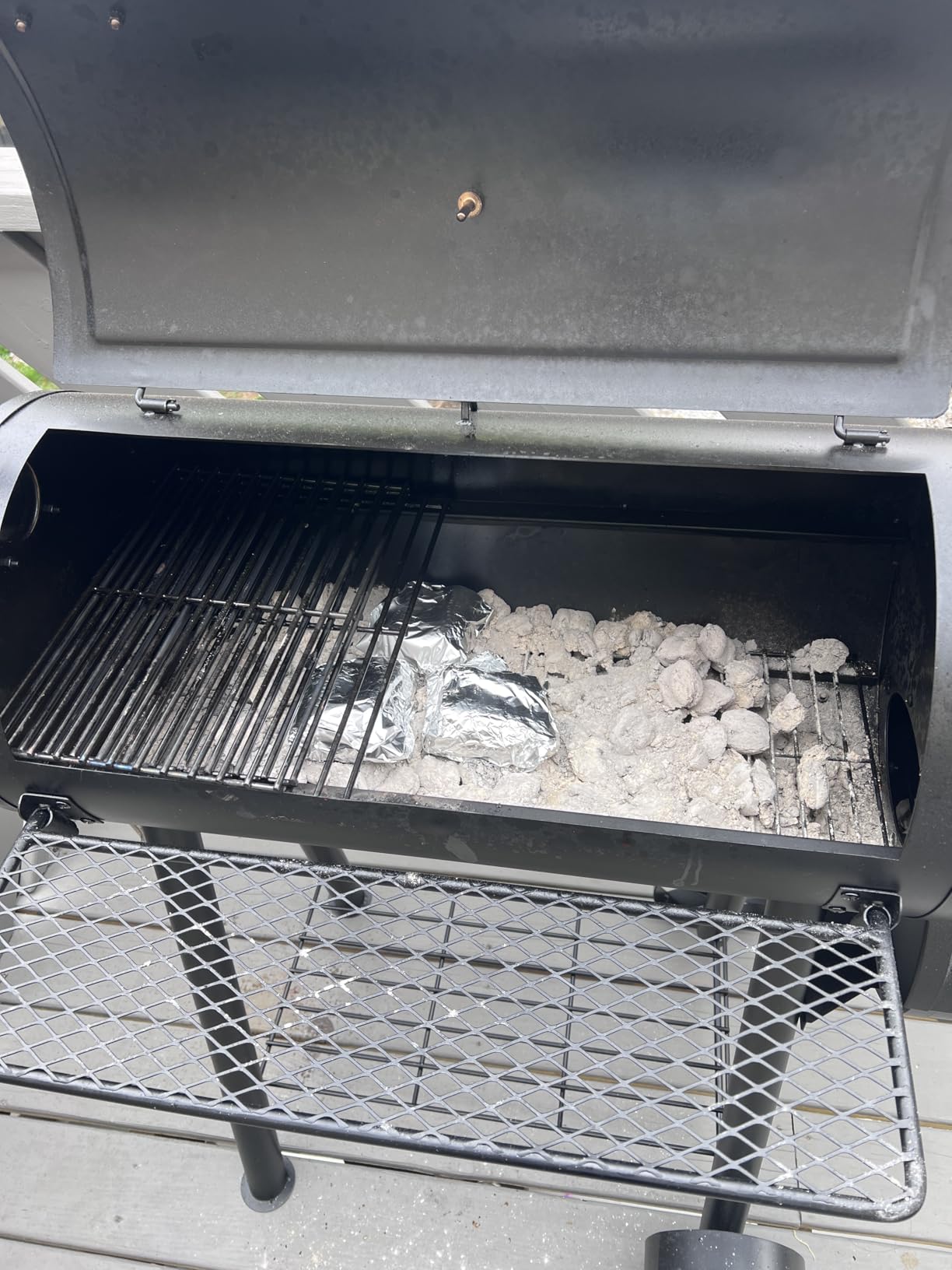 MFSTUDIO Heavy Duty Charcoal Wood Offset Outdoor Smoker Grill, Extra Large Charcoal Grill with Smoker Combo for BBQ Grilling, 941 SQ.IN. Customer Review MFSTUDIO Heavy Duty Charcoal Wood Offset Outdoor Smoker Grill, Extra Large Charcoal Grill with Smoker Combo for BBQ Grilling, 941 SQ.IN. - Customer Photo 1
