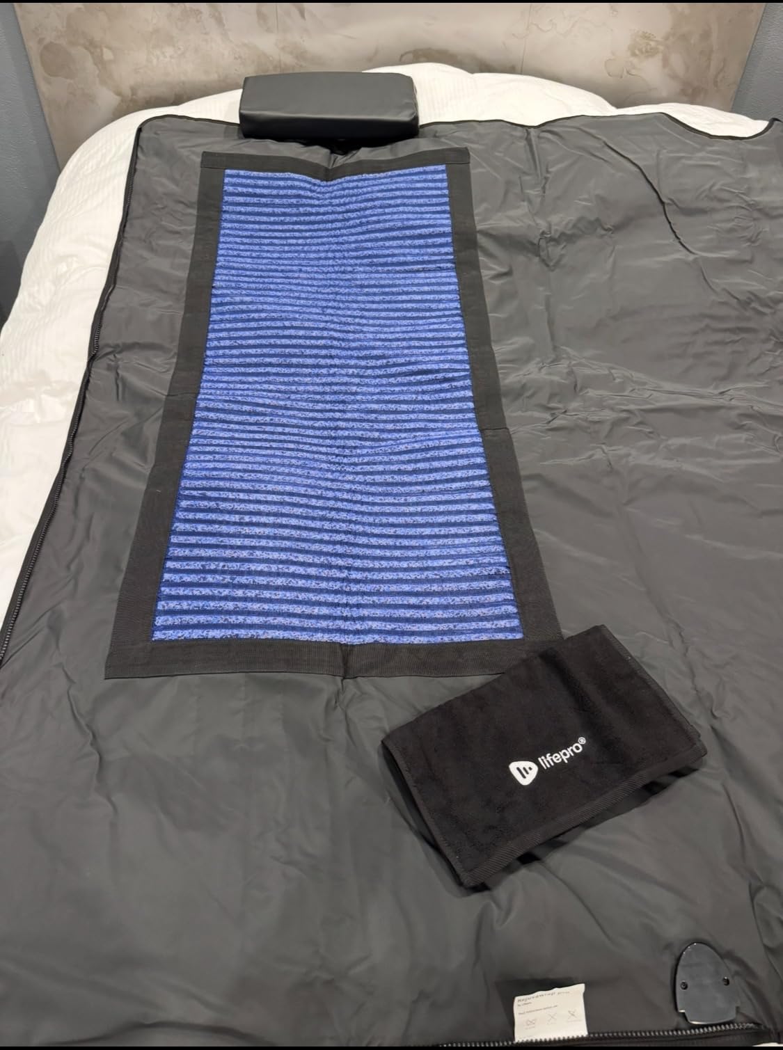 LifePro RejuvaWrap Far Infrared Sauna Blanket for Detox & Relaxation – Available in 5 Colors & 3 Models – Portable Sauna Blanket Infrared for Muscle Relief, Circulation & Recovery – 9 Heat Levels Customer Review LifePro RejuvaWrap Far Infrared Sauna Blanket for Detox & Relaxation – Available in 5 Colors & 3 Models – Portable Sauna Blanket Infrared for Muscle Relief, Circulation & Recovery – 9 Heat Levels - Customer Photo 2