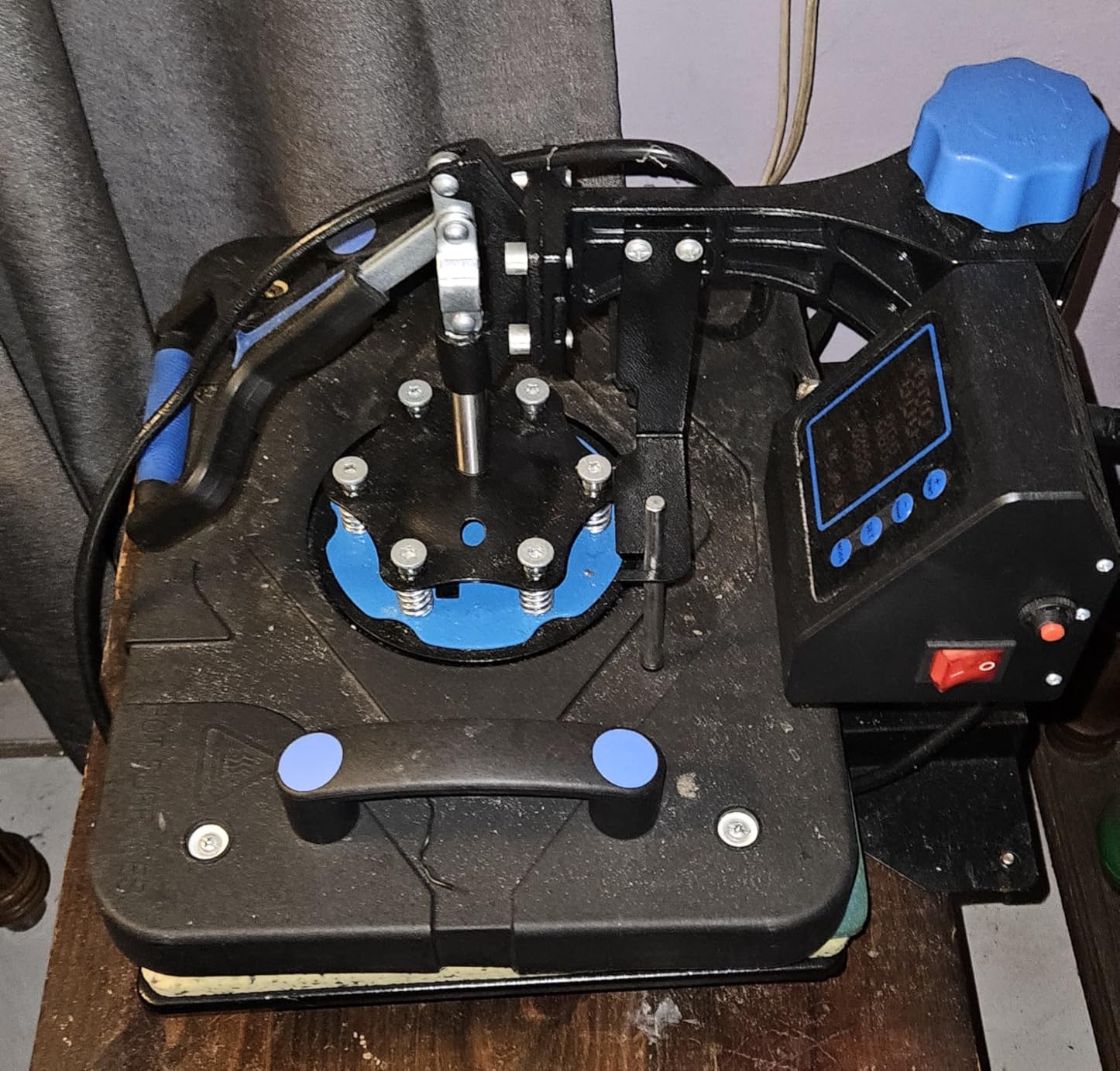 HORGELU Upgraded 8 in 1 Heat Press Machine 15x15 Inch Heat Transfer Machine 360-Degree Swing Away Multifunction Digital Sublimation Combo Heat Press for T Shirt Mug Hat Plate for Commercial Home 110V Customer Review HORGELU Upgraded 8 in 1 Heat Press Machine 15x15 Inch Heat Transfer Machine 360-Degree Swing Away Multifunction Digital Sublimation Combo Heat Press for T Shirt Mug Hat Plate for Commercial Home 110V - Customer Photo 1