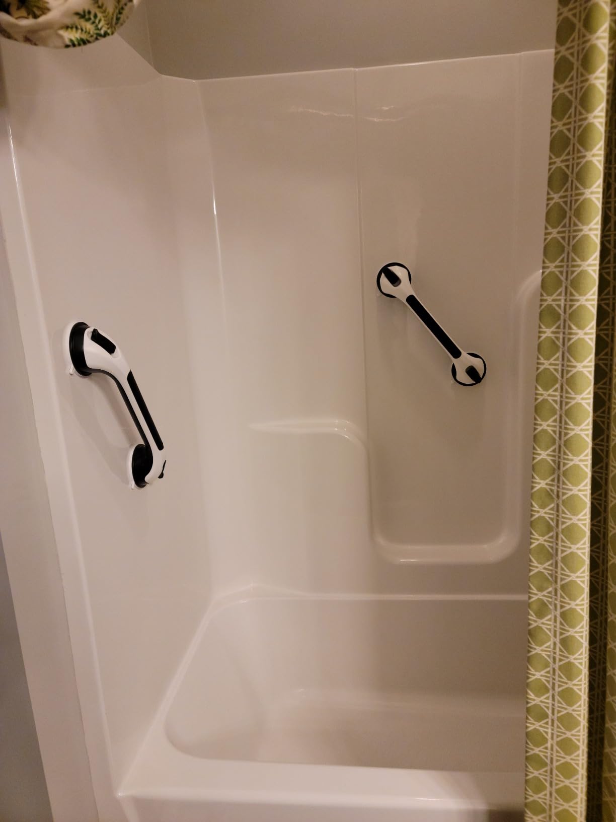 Grab Bars for Bathtubs and Showers 2 Pack Shower Handle, Heavy Duty Suction Grab Bar Bath Handrails for Seniors and Elderly, Bathroom Safety Grip No Drilling Waterproof Removable, Grey Customer Review Grab Bars for Bathtubs and Showers 2 Pack Shower Handle, Heavy Duty Suction Grab Bar Bath Handrails for Seniors and Elderly, Bathroom Safety Grip No Drilling Waterproof Removable, Grey - Customer Photo 1
