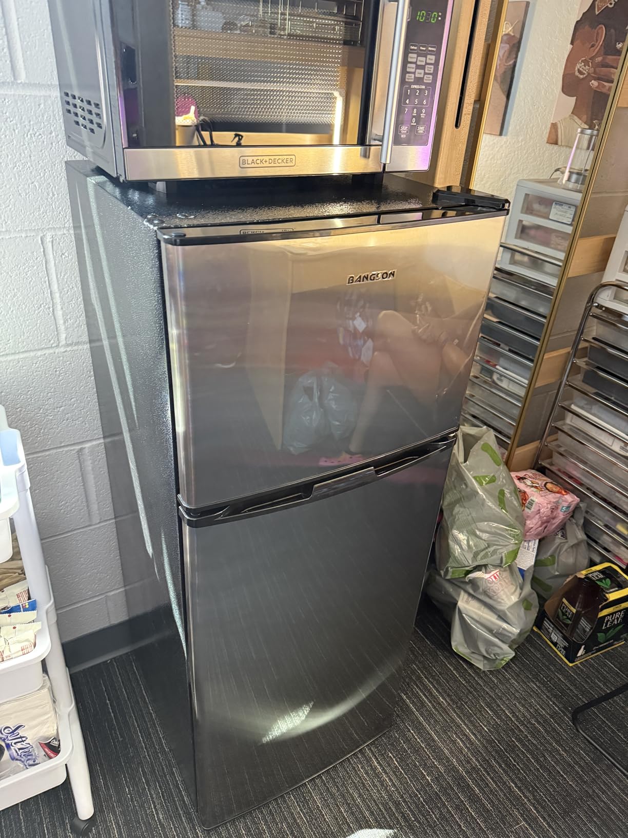 BANGSON 4.0 Cu.Ft Small Refrigerator with Freezer, Small Fridge with Top Freezer, for Apartment, Bedroom, Dorm, and Office, Double Door, Stainless Steel, Silver Customer Review BANGSON 4.0 Cu.Ft Small Refrigerator with Freezer, Small Fridge with Top Freezer, for Apartment, Bedroom, Dorm, and Office, Double Door, Stainless Steel, Silver - Customer Photo 1