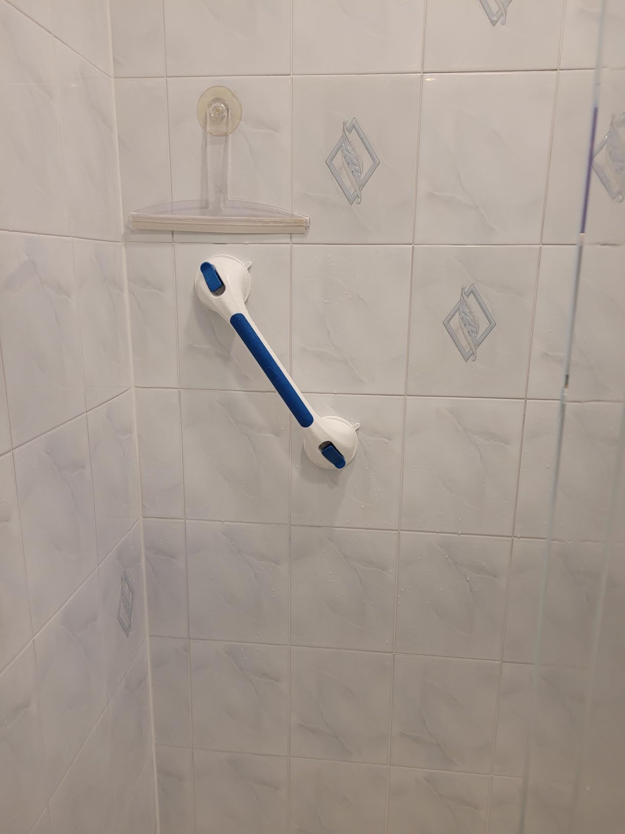 TAILI Grab Bars for Bathtubs and Showers 2 Pack Suction Grab Bar, Heavy Duty Shower Handle Removable Bath Handrails for Seniors and Elderly, Bathroom Safety Grip No Drilling Waterproof,Grey Customer Review TAILI Grab Bars for Bathtubs and Showers 2 Pack Suction Grab Bar, Heavy Duty Shower Handle Removable Bath Handrails for Seniors and Elderly, Bathroom Safety Grip No Drilling Waterproof,Grey - Customer Photo 2