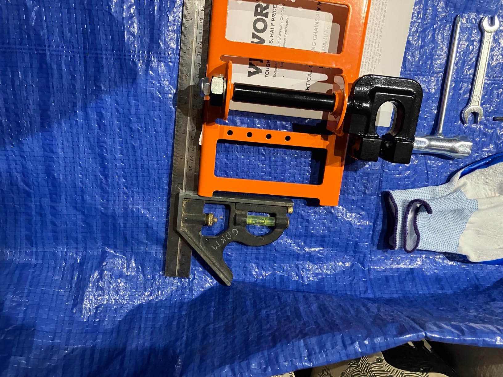 VEVOR Chainsaw Mill, Vertical Lumber Cutting Guide with 2 VEVOR Chainsaw Mill, Vertical Lumber Cutting Guide with 2