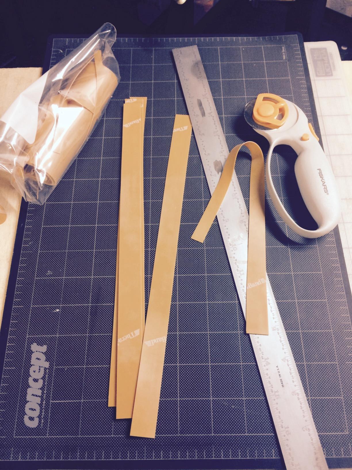 Fiskars 45mm Rotary Cutter for Fabric, Premium Steel Stick Fabric Cutter Cuts Through Multiple Layers, Right and Left Handed, Easy and Safe Blade Change, Arts and Crafts, Sewing and Quilting Tools Customer Review Fiskars 45mm Rotary Cutter for Fabric, Premium Steel Stick Fabric Cutter Cuts Through Multiple Layers, Right and Left Handed, Easy and Safe Blade Change, Arts and Crafts, Sewing and Quilting Tools - Customer Photo 2