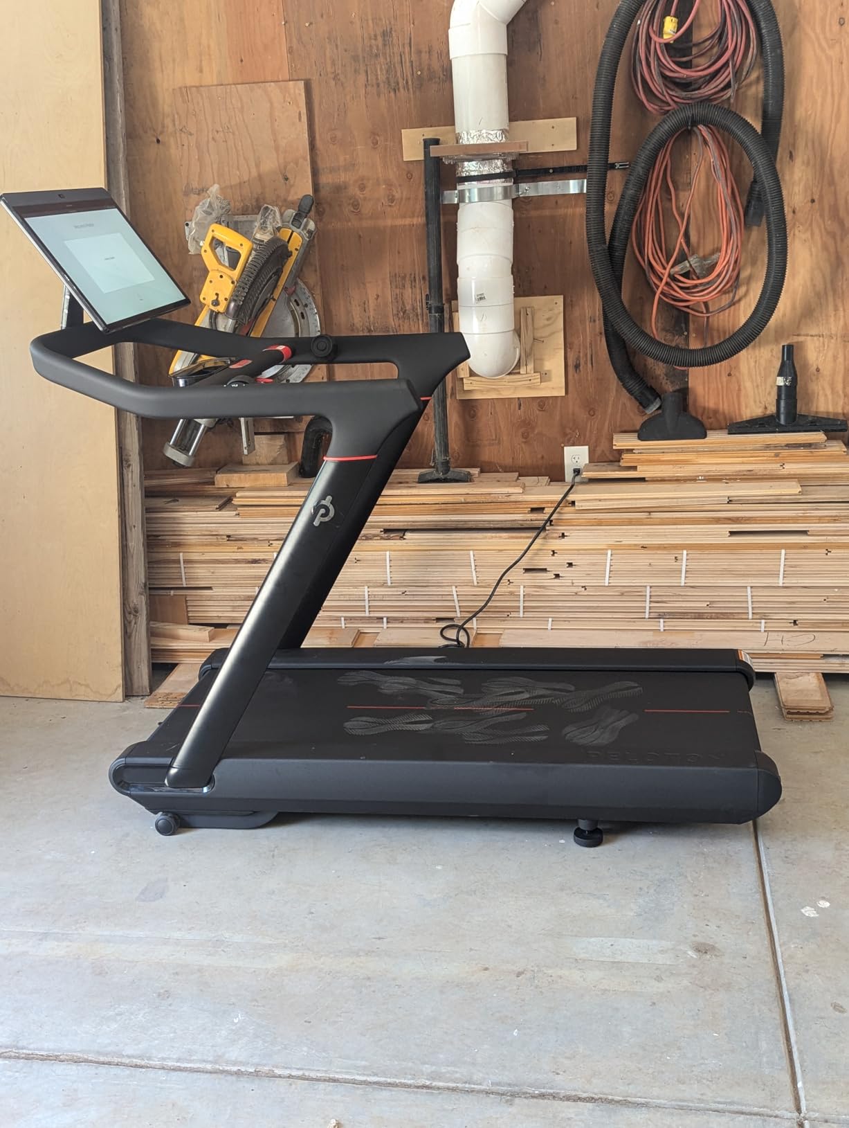Peloton Tread | Treadmill for Running, Walking, and Hiking with Manual or Auto-Incline Options and Immersive 24 Peloton Tread | Treadmill for Running, Walking, and Hiking with Manual or Auto-Incline Options and Immersive 24
