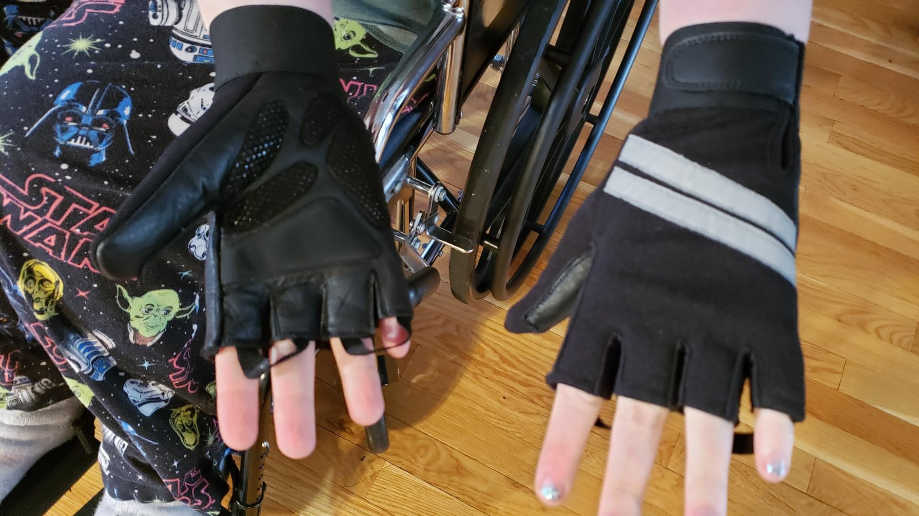 Inspired Comforts Wheelchair Gloves Fingerless Full Thumb with Anti-Slip Grip, Breathable & Reflective Customer Review Inspired Comforts Wheelchair Gloves Fingerless Full Thumb with Anti-Slip Grip, Breathable & Reflective - Customer Photo 1