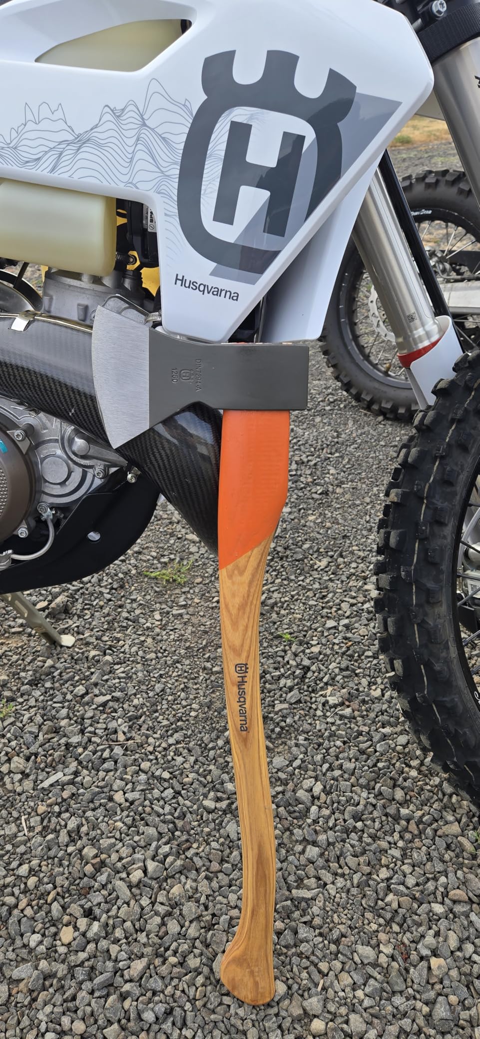 Husqvarna 27-Inch Felling Axe with Ash Wood Handle and Forged Steel Axe Head, Includes Durable Cover Customer Review Husqvarna 27-Inch Felling Axe with Ash Wood Handle and Forged Steel Axe Head, Includes Durable Cover - Customer Photo 1