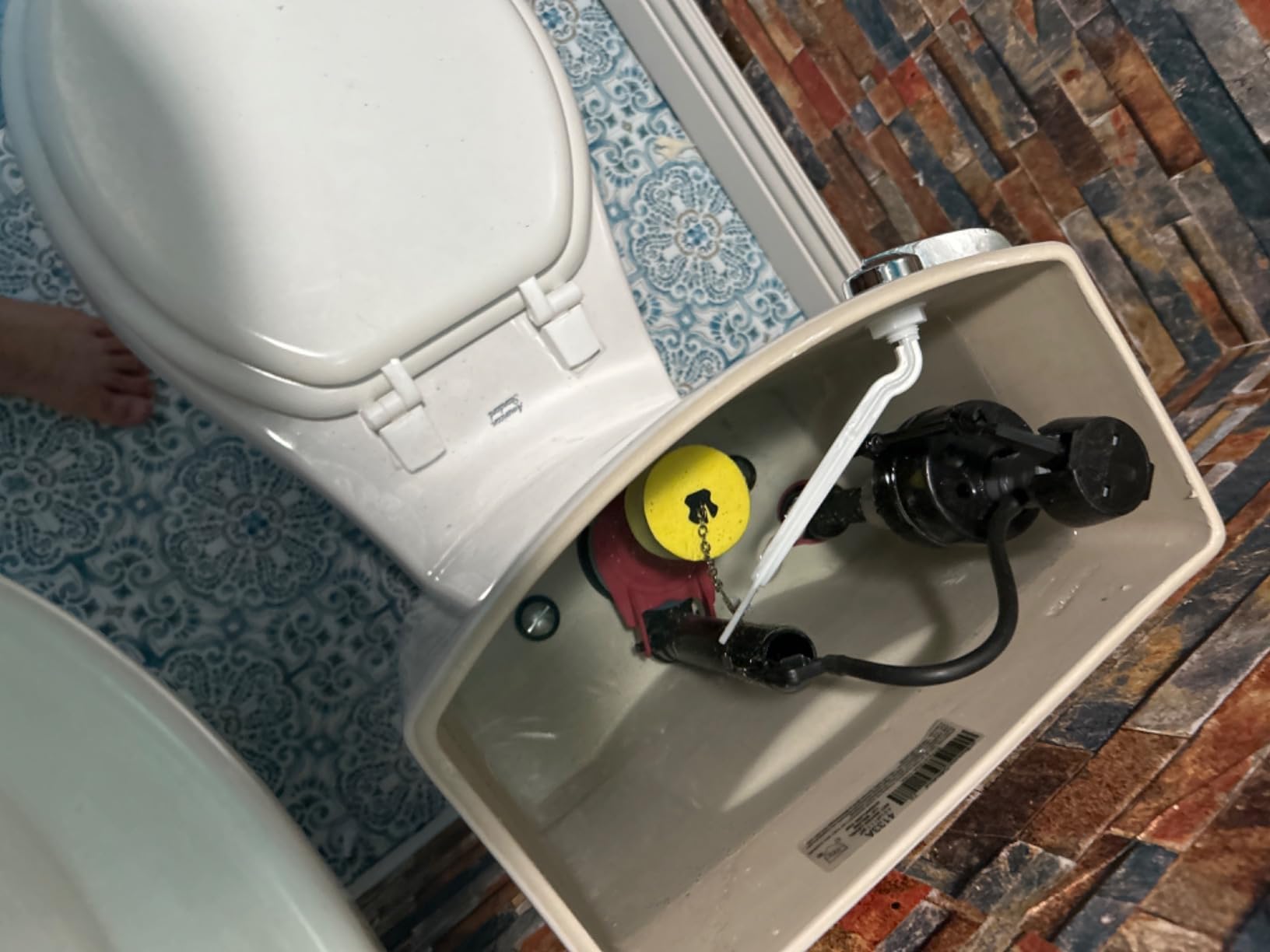 American Standard 606AA001.020 H2Optimum Two-Piece Toilet with Toilet Seat and Wax Ring, Elongated Front, Chair Height, White, 1.1 gpf Customer Review American Standard 606AA001.020 H2Optimum Two-Piece Toilet with Toilet Seat and Wax Ring, Elongated Front, Chair Height, White, 1.1 gpf - Customer Photo 1