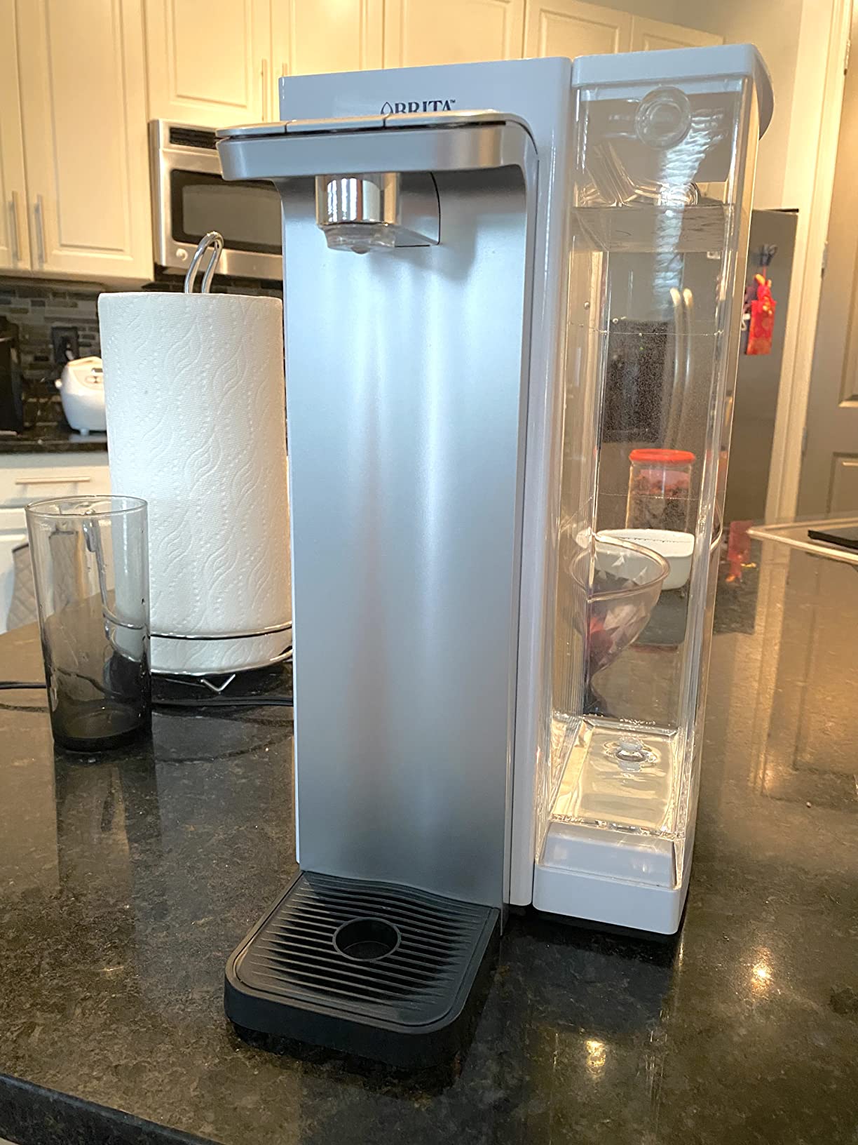 Brita Hub Compact Instant Powerful Countertop Water Filter System, Reduces 70+ Contaminants, 9 Cup Water Reservoir, Includes 6 Month Carbon Block Filter, White, 87344 Customer Review Brita Hub Compact Instant Powerful Countertop Water Filter System, Reduces 70+ Contaminants, 9 Cup Water Reservoir, Includes 6 Month Carbon Block Filter, White, 87344 - Customer Photo 1