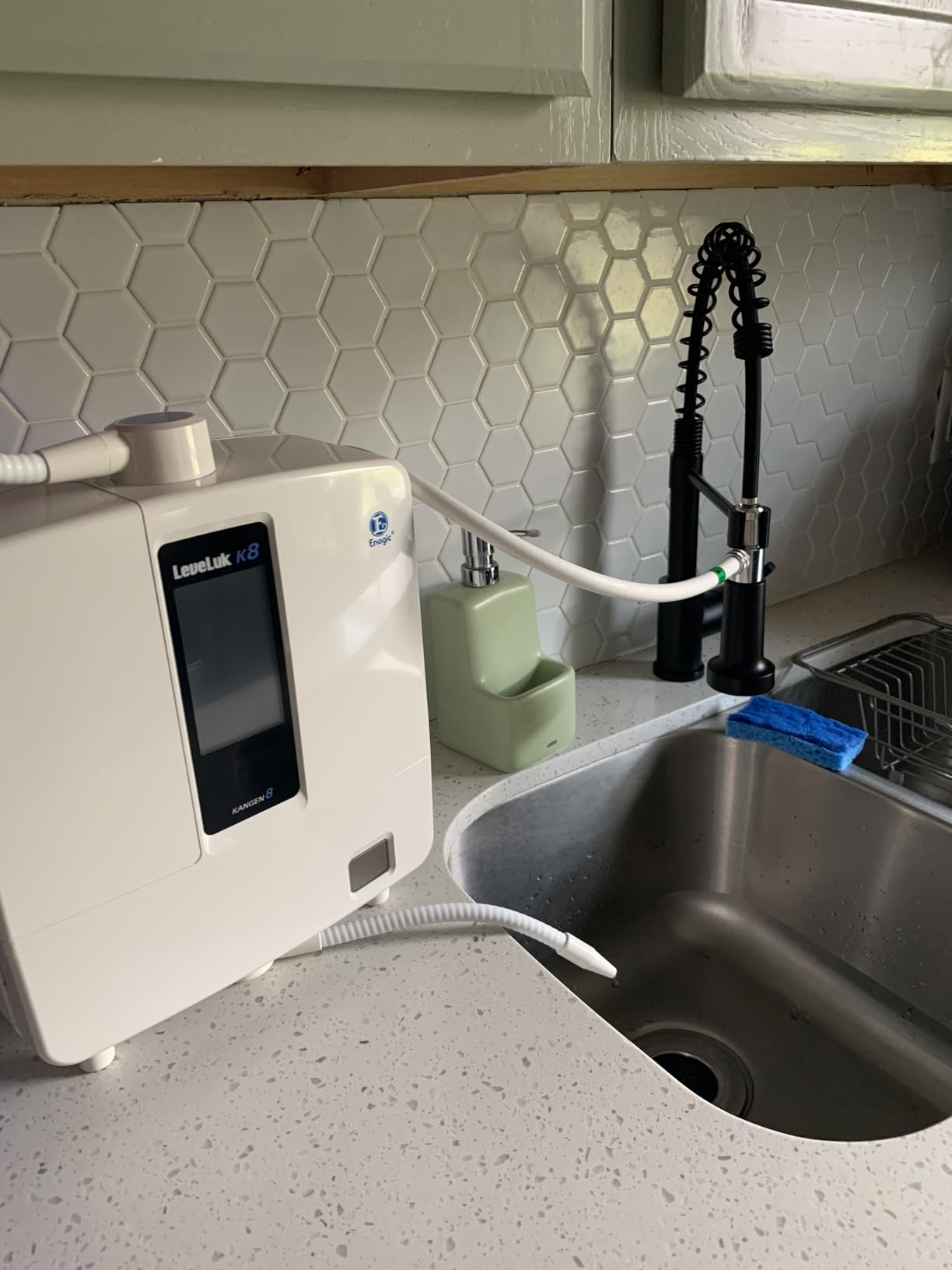 LUFEIDRA Touchless Kitchen Faucet with Pull Down Sprayer-Black Kitchen Faucet with Side Motion Sensor, Smart Hands-Free Spring Kitchen Sink Faucet for Modern Rv Outdoor Laundry Bar Sink, Matte Black Customer Review LUFEIDRA Touchless Kitchen Faucet with Pull Down Sprayer-Black Kitchen Faucet with Side Motion Sensor, Smart Hands-Free Spring Kitchen Sink Faucet for Modern Rv Outdoor Laundry Bar Sink, Matte Black - Customer Photo 1