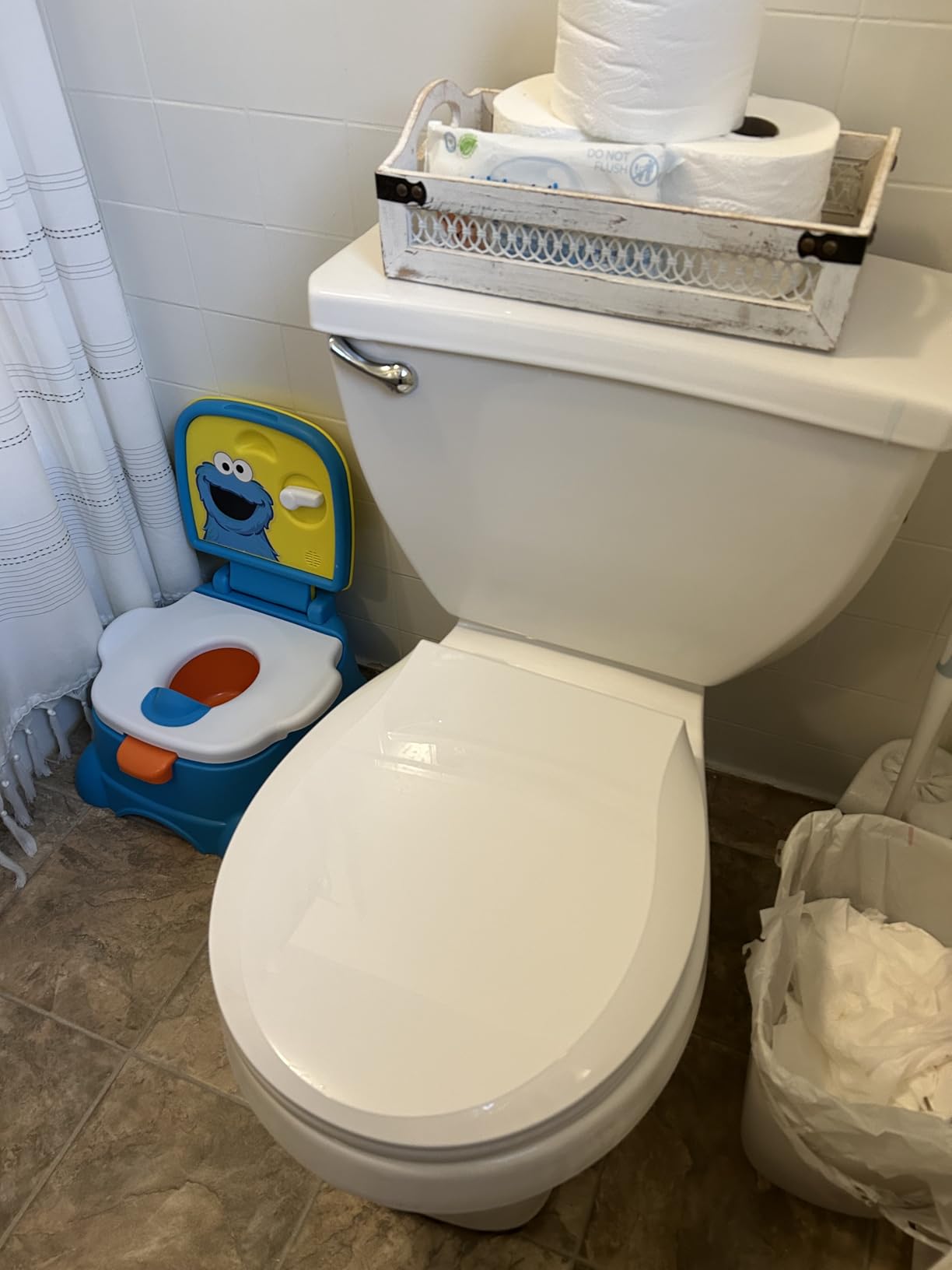 Elongated Toilet Seat Slow Close, Quiet Toilet Seat Cover with Never Loosen Durable Toilet Seat Lid Easy to Install & Clean, Polypropylene (PP), White Customer Review Elongated Toilet Seat Slow Close, Quiet Toilet Seat Cover with Never Loosen Durable Toilet Seat Lid Easy to Install & Clean, Polypropylene (PP), White - Customer Photo 2