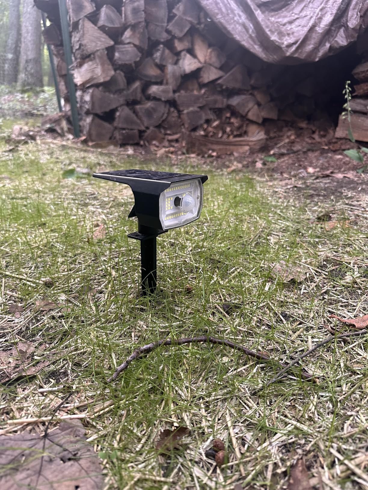 nipify Solar Lights Outdoor Waterproof, Motion Sensor Spot Lights- 4 Pack/56 LED/3 Modes Solar Powered Spotlights 2-in-1 Auto On/Off Landscape Lighting for Outside Yard Wall Garden, Cool White Customer Review nipify Solar Lights Outdoor Waterproof, Motion Sensor Spot Lights- 4 Pack/56 LED/3 Modes Solar Powered Spotlights 2-in-1 Auto On/Off Landscape Lighting for Outside Yard Wall Garden, Cool White - Customer Photo 1