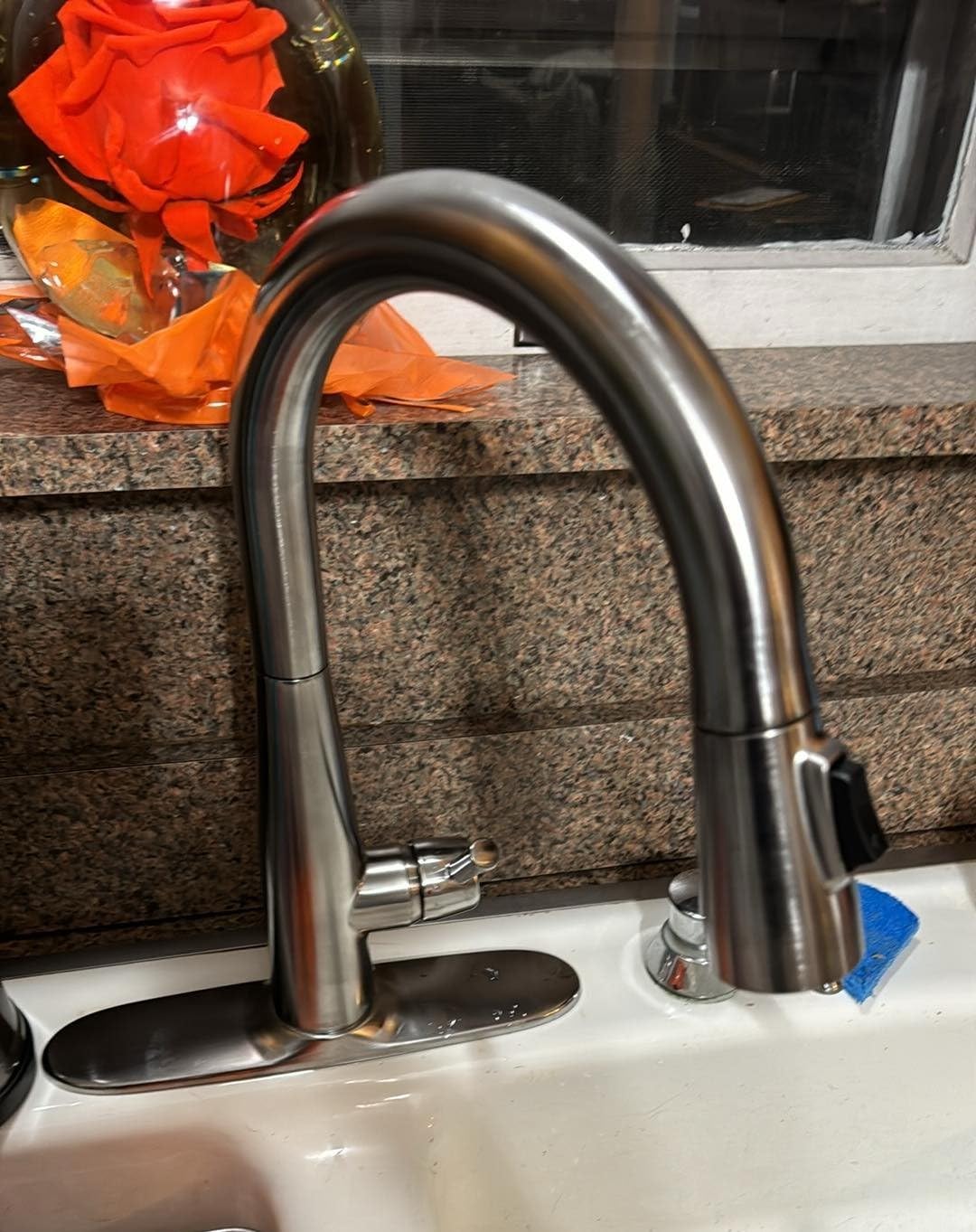 Delta Essa Brushed Gold Touch Kitchen Faucet with Pull Down Sprayer, Modern Single Hole Touch On Kitchen Sink Faucet, Single Handle, Champagne Bronze 9113T-CZ-DST Customer Review Delta Essa Brushed Gold Touch Kitchen Faucet with Pull Down Sprayer, Modern Single Hole Touch On Kitchen Sink Faucet, Single Handle, Champagne Bronze 9113T-CZ-DST - Customer Photo 2