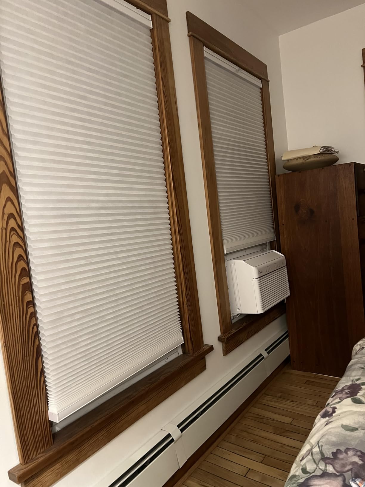 Midea 8,000 BTU Smart Inverter Air Conditioner Window Unit with Heat and Dehumidifier – Cools up to 350 Sq. Ft., Energy Star Rated, Quiet Operation, Electronic Controls, Remote Control, White Customer Review Midea 8,000 BTU Smart Inverter Air Conditioner Window Unit with Heat and Dehumidifier – Cools up to 350 Sq. Ft., Energy Star Rated, Quiet Operation, Electronic Controls, Remote Control, White - Customer Photo 1