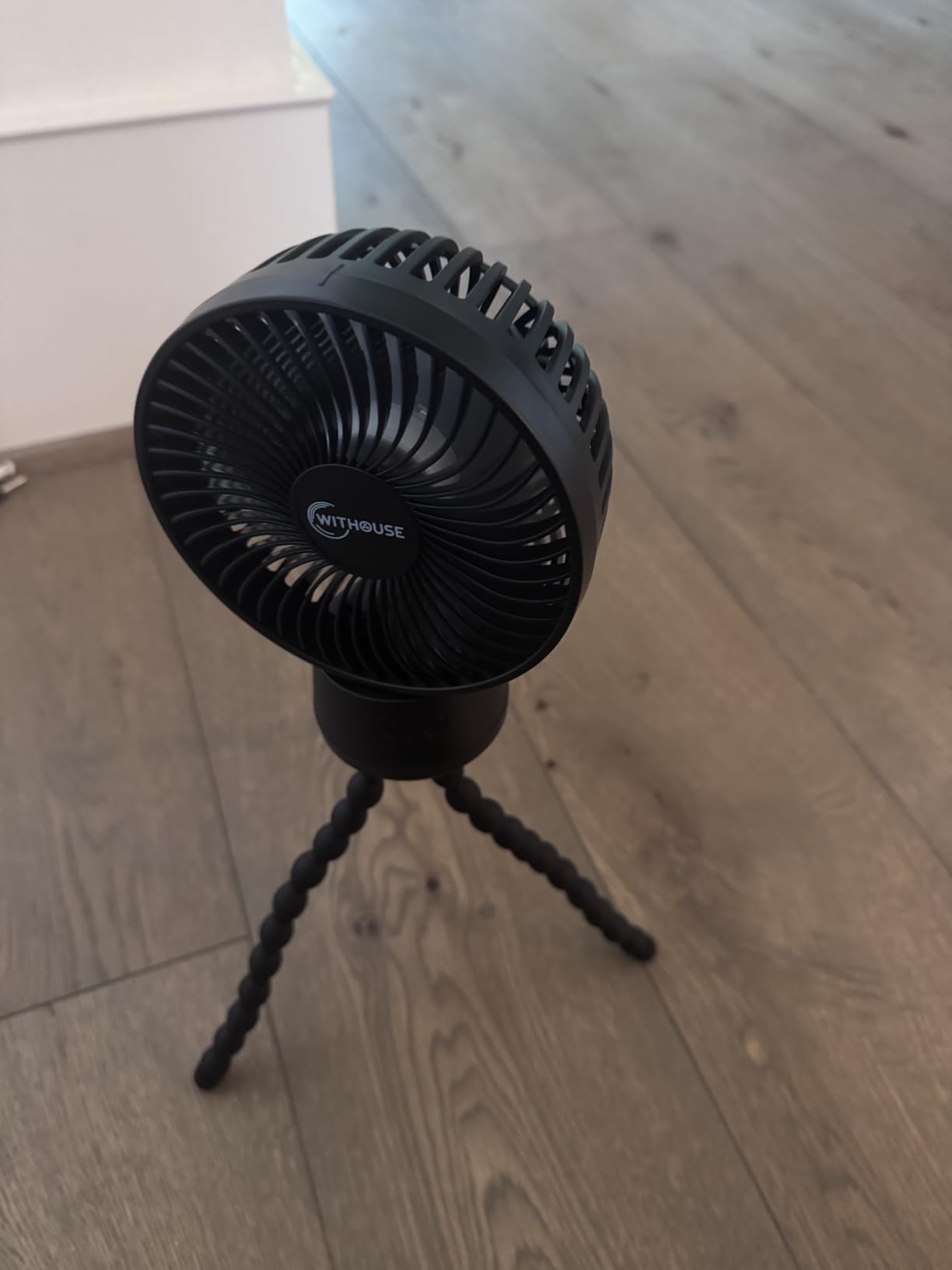 20000mAh Portable Stroller Fan, 120° Auto Oscillation, 3-IN-1 with Power Bank LED Light Detachable Flexible Tripod Rechargeable Battery Powered Clip On Fans Desk for Baby Crib Car Seat Travel Customer Review 20000mAh Portable Stroller Fan, 120° Auto Oscillation, 3-IN-1 with Power Bank LED Light Detachable Flexible Tripod Rechargeable Battery Powered Clip On Fans Desk for Baby Crib Car Seat Travel - Customer Photo 1