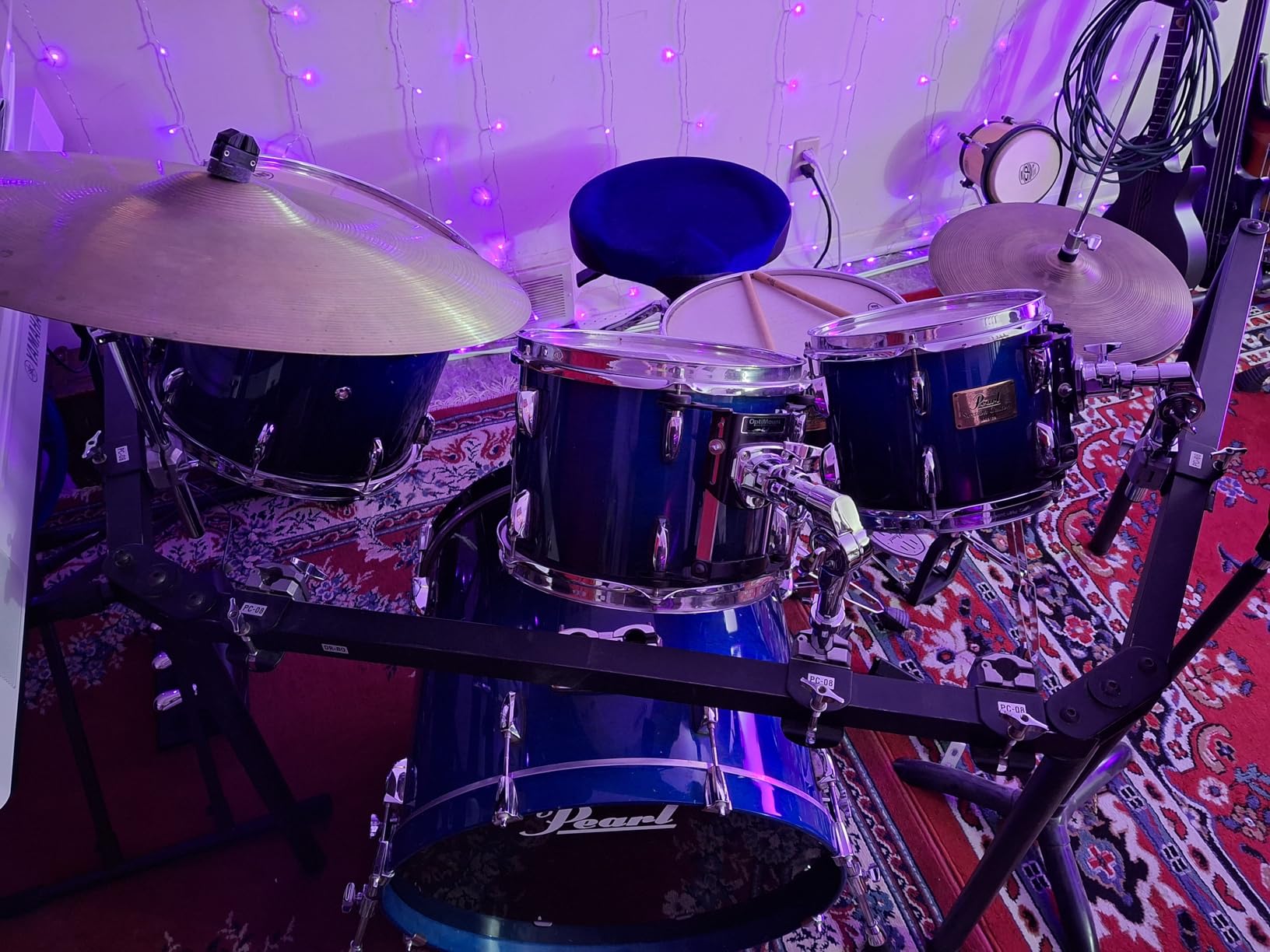 AKLOT Saddle Drum Throne, Hydraulic Drum Throne, Heavy Duty Drum Seat, Height Adjustable Suede Drum Chair, Motorcycle Style Drum Stool for Adults Drummers Dark Blue Customer Review AKLOT Saddle Drum Throne, Hydraulic Drum Throne, Heavy Duty Drum Seat, Height Adjustable Suede Drum Chair, Motorcycle Style Drum Stool for Adults Drummers Dark Blue - Customer Photo 2
