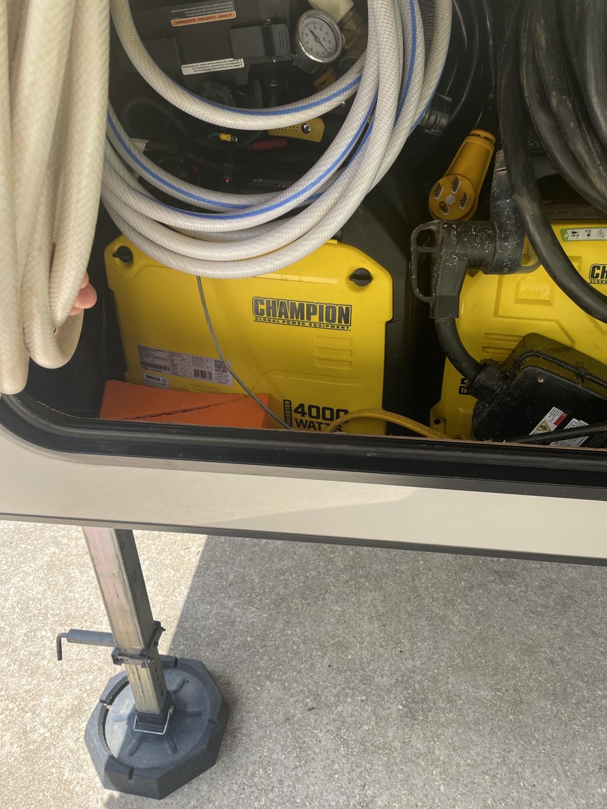 Champion Power Equipment 4000-Watt RV Ready Portable Inverter Generator with Quiet Technology and CO Shield Customer Review Champion Power Equipment 4000-Watt RV Ready Portable Inverter Generator with Quiet Technology and CO Shield - Customer Photo 3