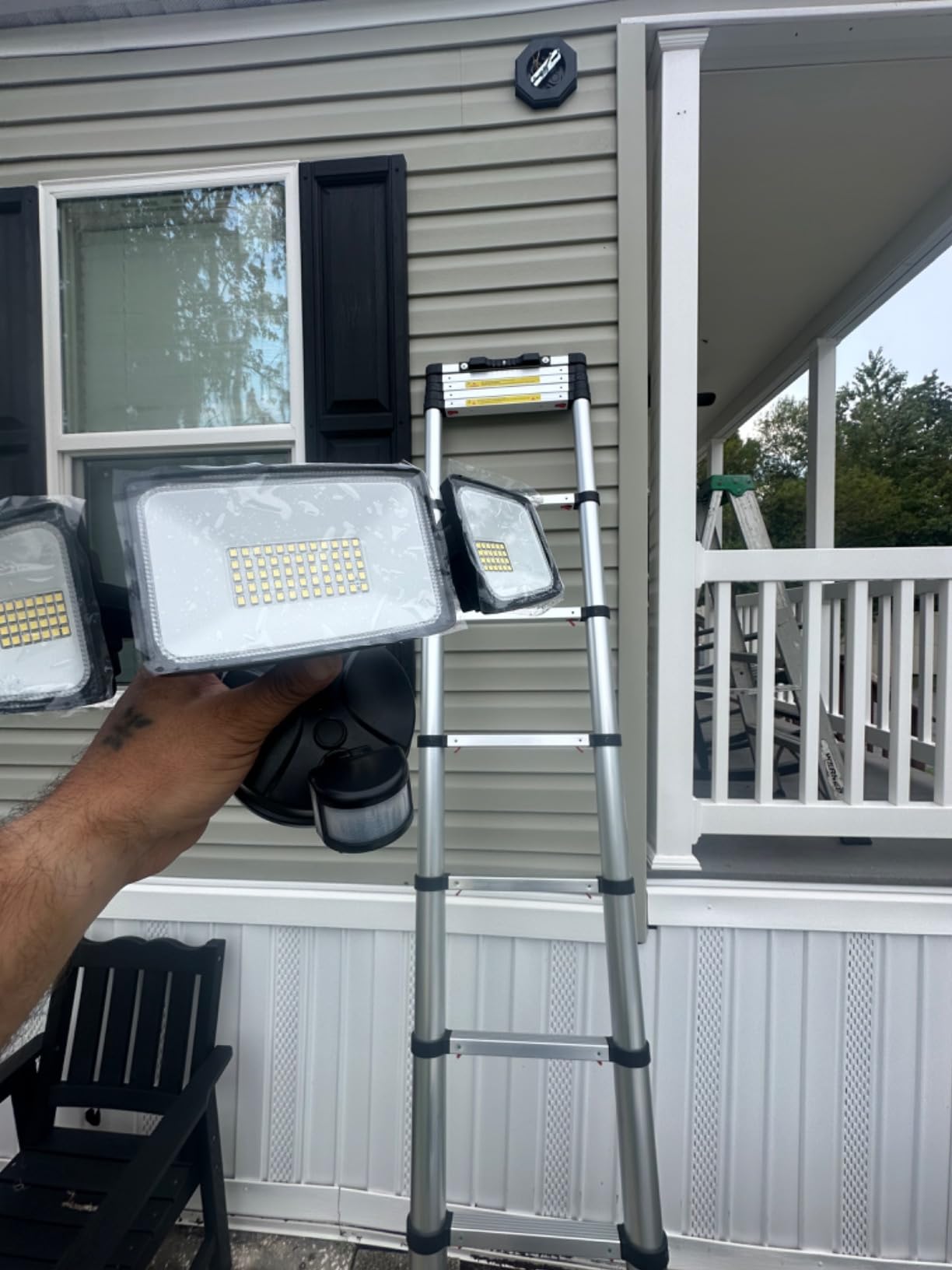 VEVOR Telescoping Ladder, 15 FT Aluminum Collapsible Extension Ladder, 400 LBS Capacity with Non-Slip Feet, Portable Multi-Purpose Compact Ladder for Home, RV, Loft, ANSI Listed Customer Review VEVOR Telescoping Ladder, 15 FT Aluminum Collapsible Extension Ladder, 400 LBS Capacity with Non-Slip Feet, Portable Multi-Purpose Compact Ladder for Home, RV, Loft, ANSI Listed - Customer Photo 1