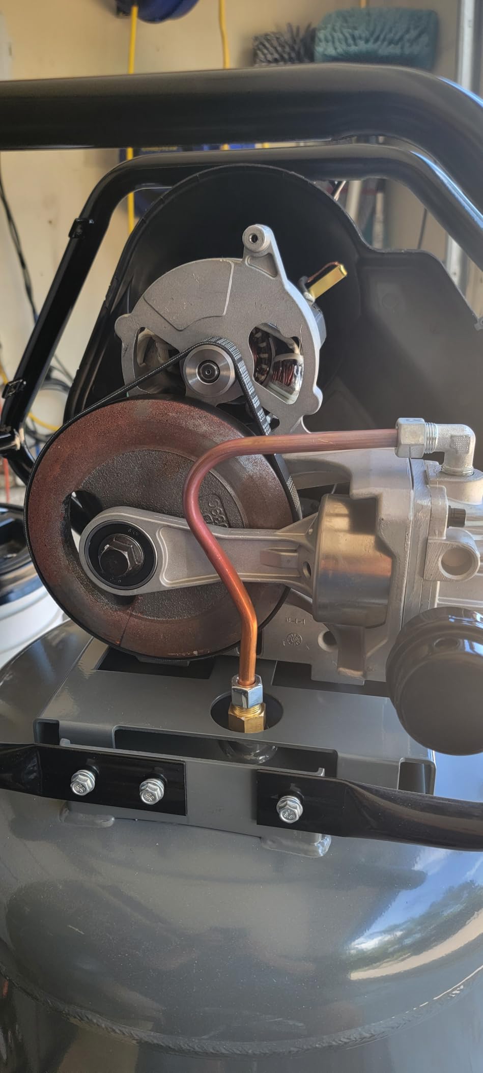 Klutch 20-Gallon Air Compressor, 2 HP, 120 Volts, 175 PSI Customer Review Klutch 20-Gallon Air Compressor, 2 HP, 120 Volts, 175 PSI - Customer Photo 2