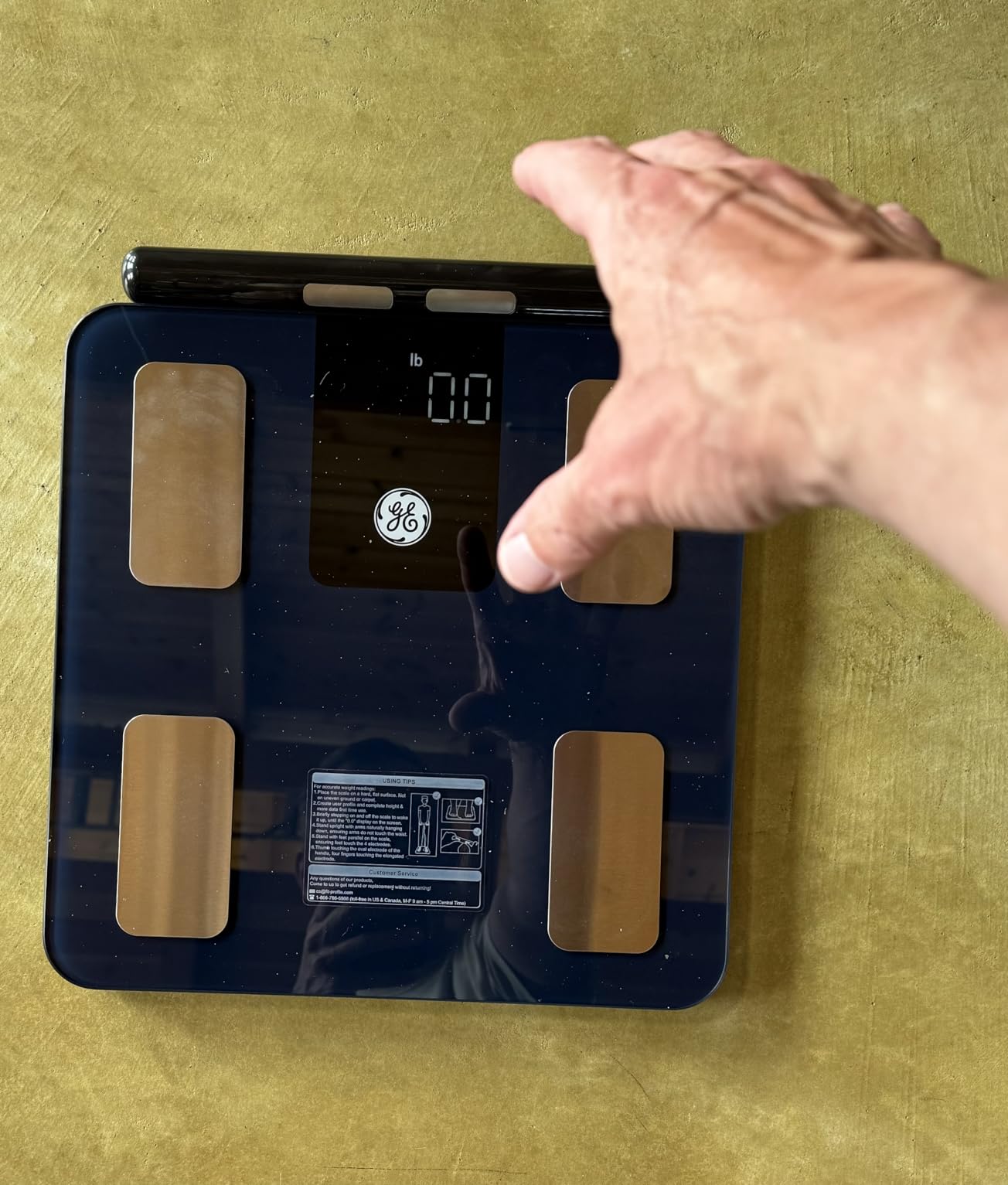 GE Smart Scale for Body Weight: 8-Electrode Digital Bathroom Scale for Weight Fat BMI Muscle Mass Full Body Composition Analyzer 27 Measurements Bluetooth Highly Accurate Weighing Machine, 400 lbs Customer Review GE Smart Scale for Body Weight: 8-Electrode Digital Bathroom Scale for Weight Fat BMI Muscle Mass Full Body Composition Analyzer 27 Measurements Bluetooth Highly Accurate Weighing Machine, 400 lbs - Customer Photo 1