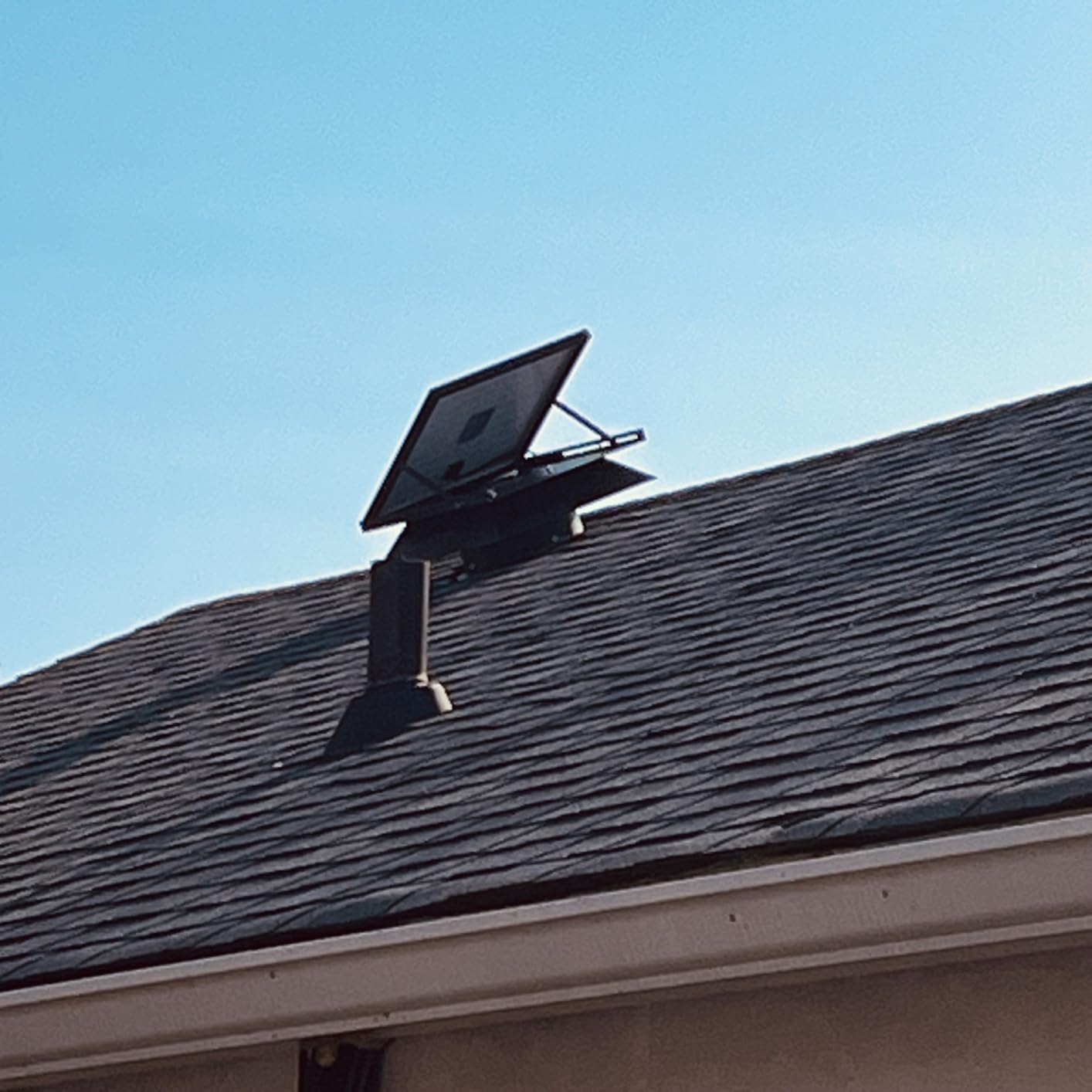 Smart Hybrid Solar Attic Exhaust Fan Pro–USA Engineered with German Tech, 2850 CFM 50W Solar Panel, 40-104℉ Thermostat, Cool & Dehumidify up to 4000 ft². Weatherproof Roof Vent for Home Shed Customer Review Smart Hybrid Solar Attic Exhaust Fan Pro–USA Engineered with German Tech, 2850 CFM 50W Solar Panel, 40-104℉ Thermostat, Cool & Dehumidify up to 4000 ft². Weatherproof Roof Vent for Home Shed - Customer Photo 1