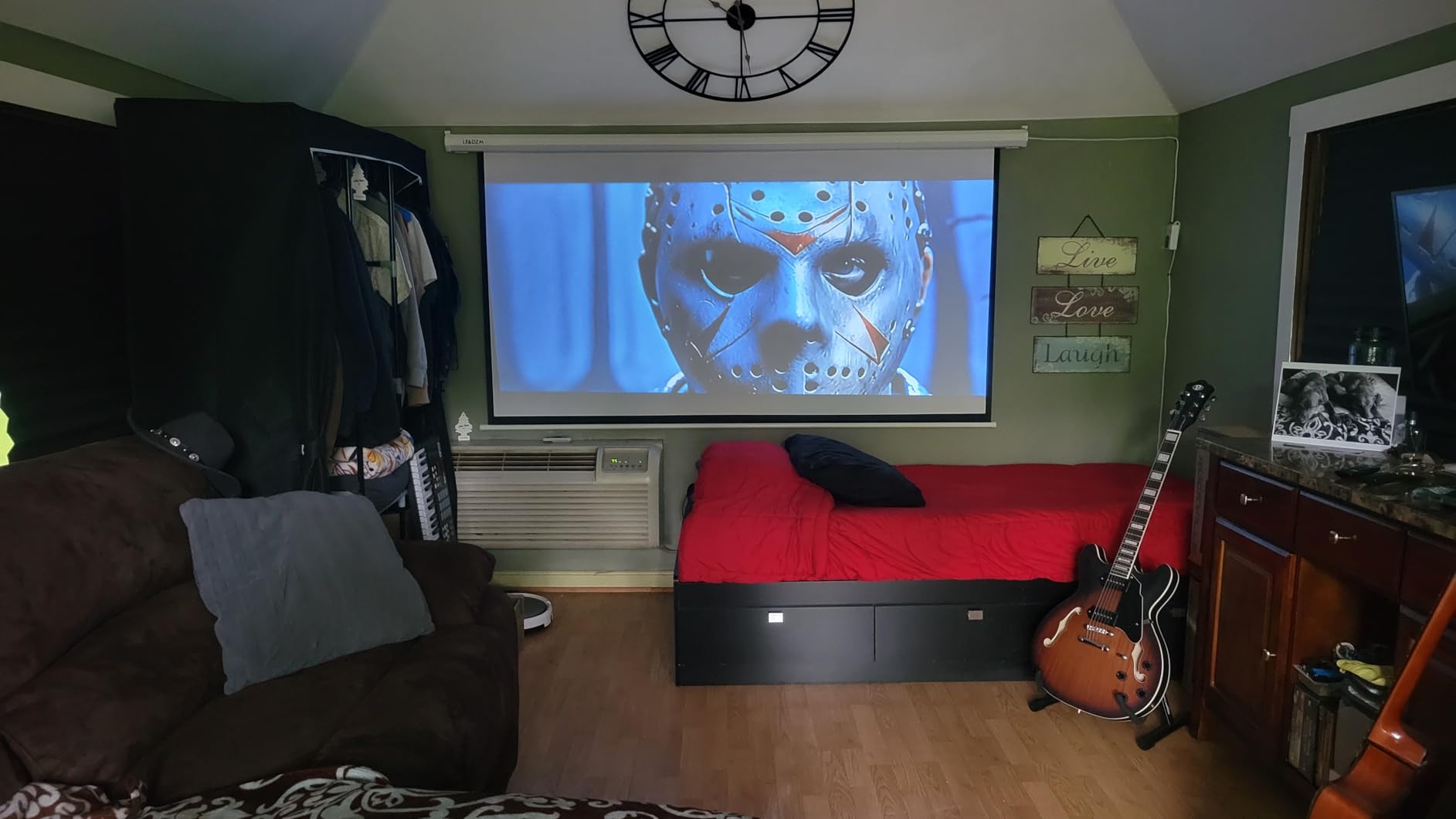 Mini Projector with Wifi and Bluetooth, Rechargeable Projector whit Auto Keystone, 4K Decoding 1080P Outdoor Portable Projector Smart Projector, Iron Grey Customer Review Mini Projector with Wifi and Bluetooth, Rechargeable Projector whit Auto Keystone, 4K Decoding 1080P Outdoor Portable Projector Smart Projector, Iron Grey - Customer Photo 1