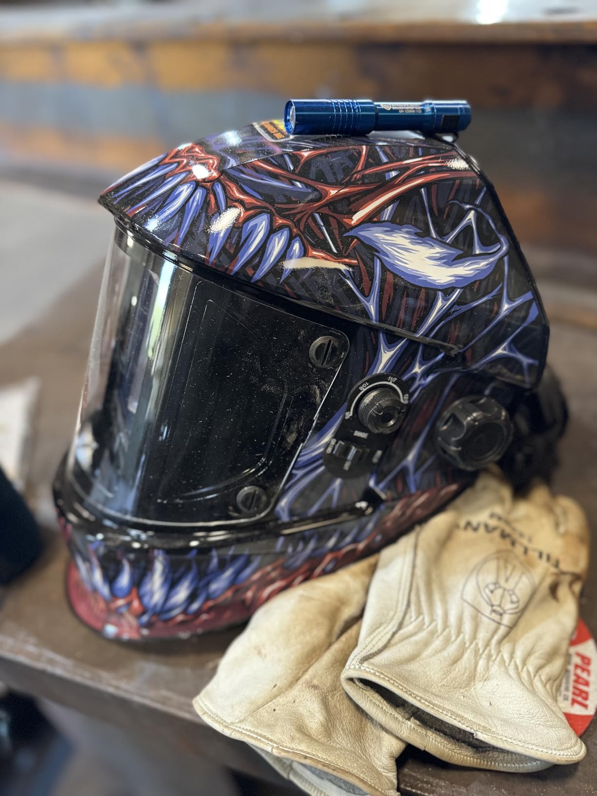 ARCCAPTAIN Auto Darkening Welding Helmet with Side View, 180° Panoramic View, 1/1/1/1 True Color Large Viewing Welding Hood with 4 Arc Sensor Solar Powered, Wide Shade 4/5-9/9-13 for TIG MIG ARC CUT Customer Review ARCCAPTAIN Auto Darkening Welding Helmet with Side View, 180° Panoramic View, 1/1/1/1 True Color Large Viewing Welding Hood with 4 Arc Sensor Solar Powered, Wide Shade 4/5-9/9-13 for TIG MIG ARC CUT - Customer Photo 1