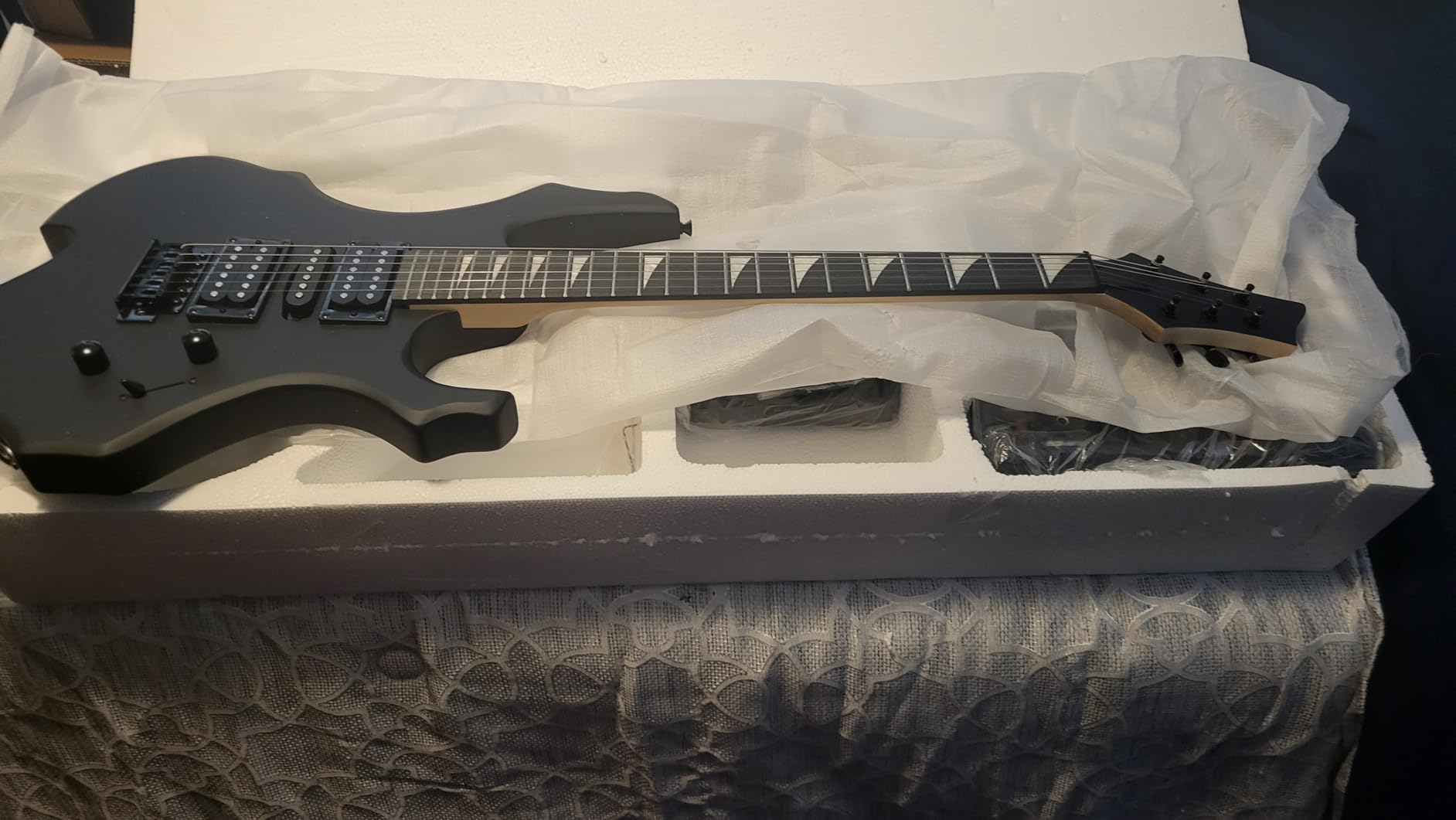 Ktaxon Burning Fire Design Electric Guitar Kit, 39-inch HSH Pickup Electric Guitar Beginner Guitar Set with Amplifier, Rosewood Fingerboard, 5-Ways Pickup Switch (Lightning Black) Customer Review Ktaxon Burning Fire Design Electric Guitar Kit, 39-inch HSH Pickup Electric Guitar Beginner Guitar Set with Amplifier, Rosewood Fingerboard, 5-Ways Pickup Switch (Lightning Black) - Customer Photo 2