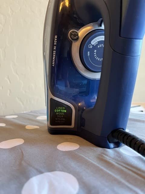 Pursteam SteamBurst+ 1750W Steam Iron, Ceramic Soleplate, Adjustable Steam, Burst of Steam, Self-Clean, Anti-Calc, Anti-Drip, Powerful & Long-Lasting Steam for All Fabrics - Customer Photo 5